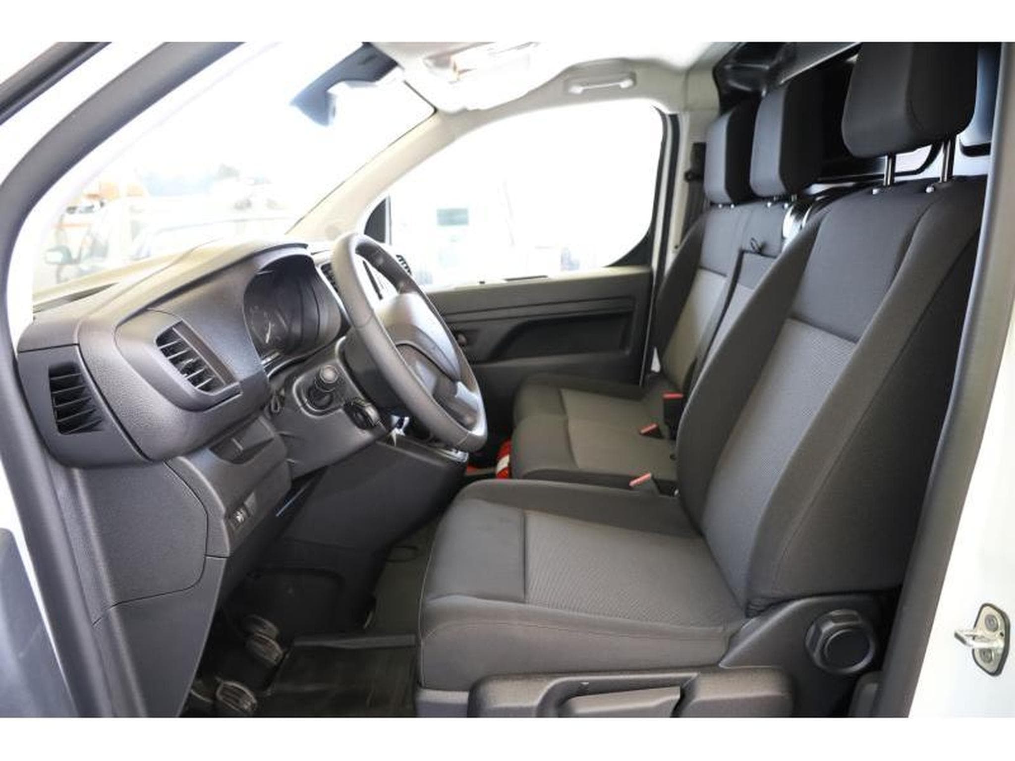 Peugeot Expert IV Premium (2024) - Photo 11