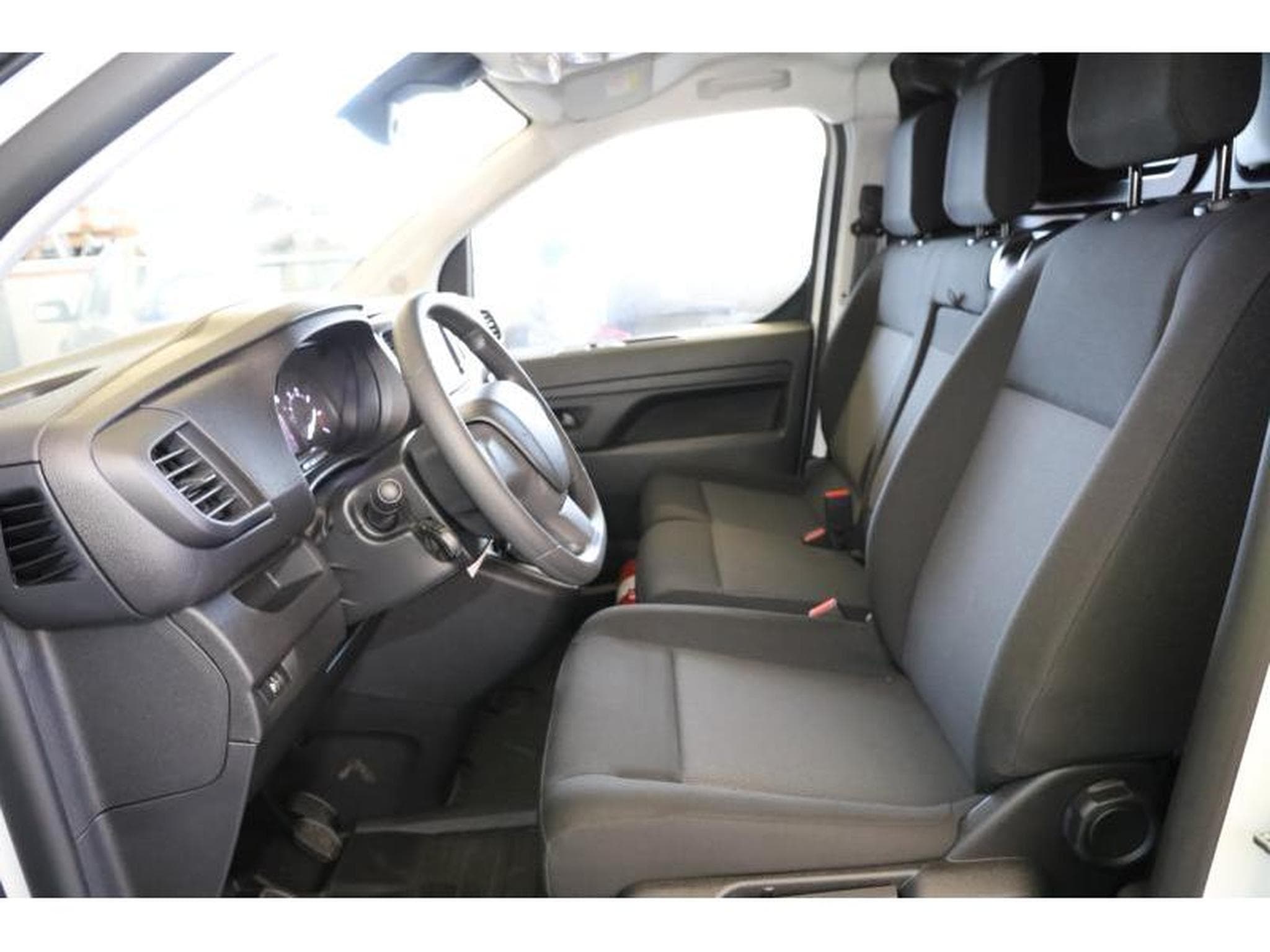 Peugeot Expert IV Premium (2024) - Photo 9