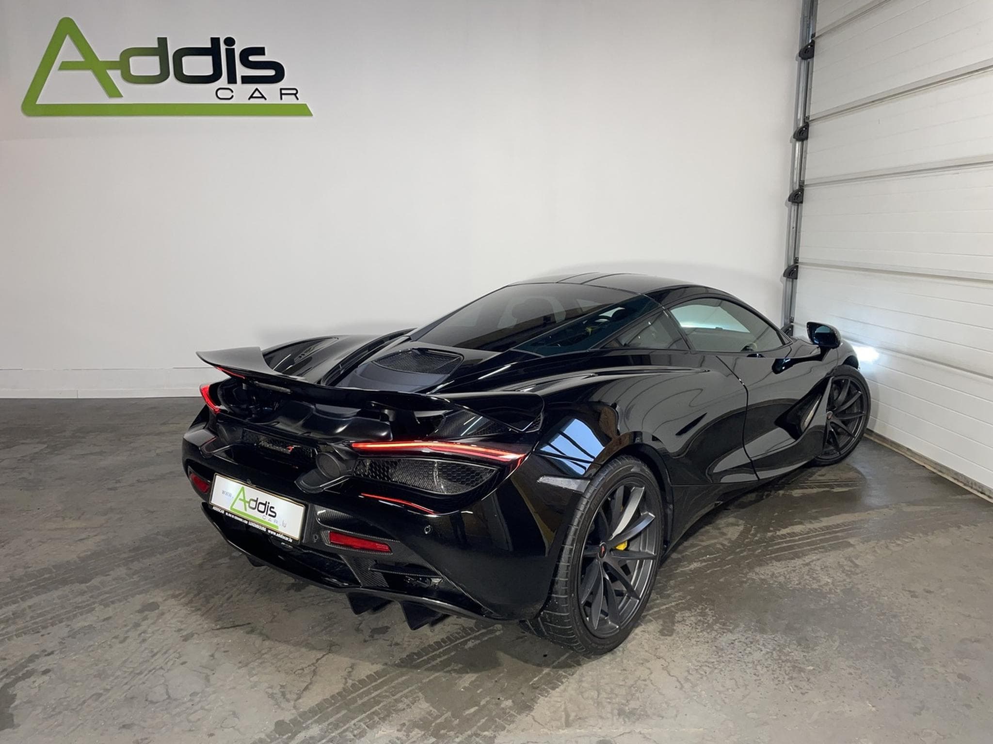 McLaren 720S COUPE 4.0 V8 BITURBO 720 PERFORMANCE CARBON (2018) - Photo 2