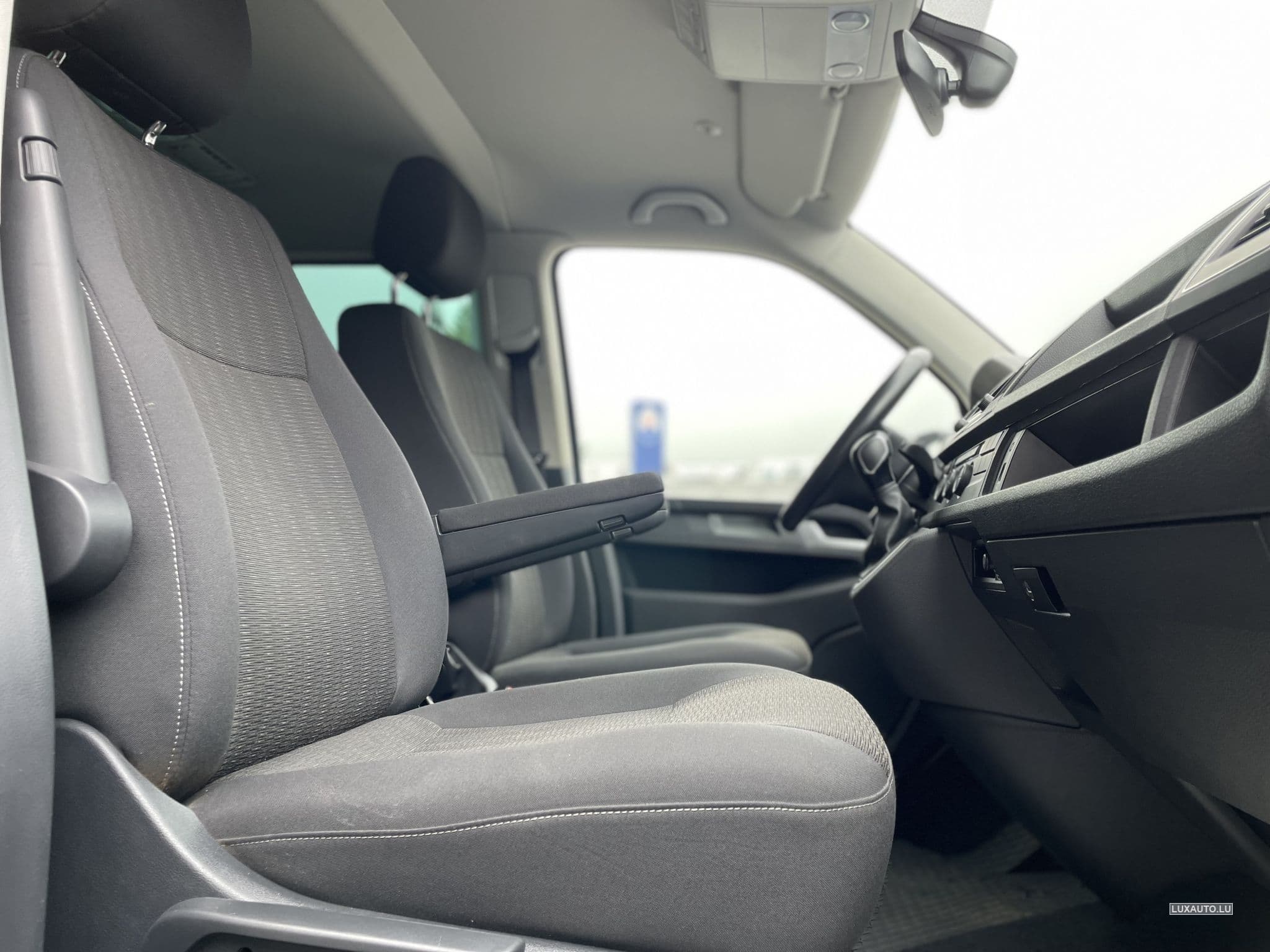 VW Caravelle 2.0 Tdi 204 Comfortline DSG 8 Places (2018) - Foto 4