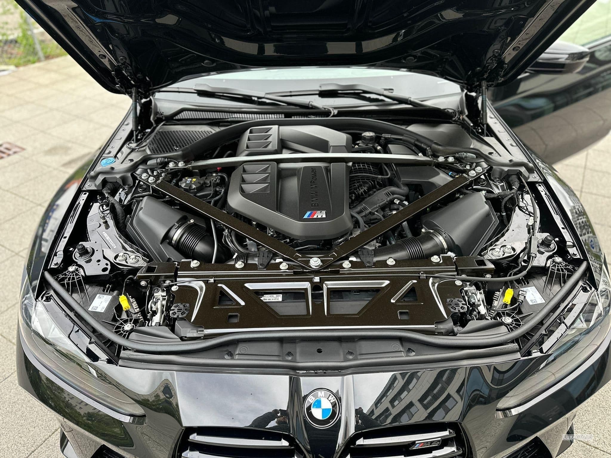 BMW M4 Competition Coupe mit M xDrive FACELIFT 2024 (2024) - Foto 11