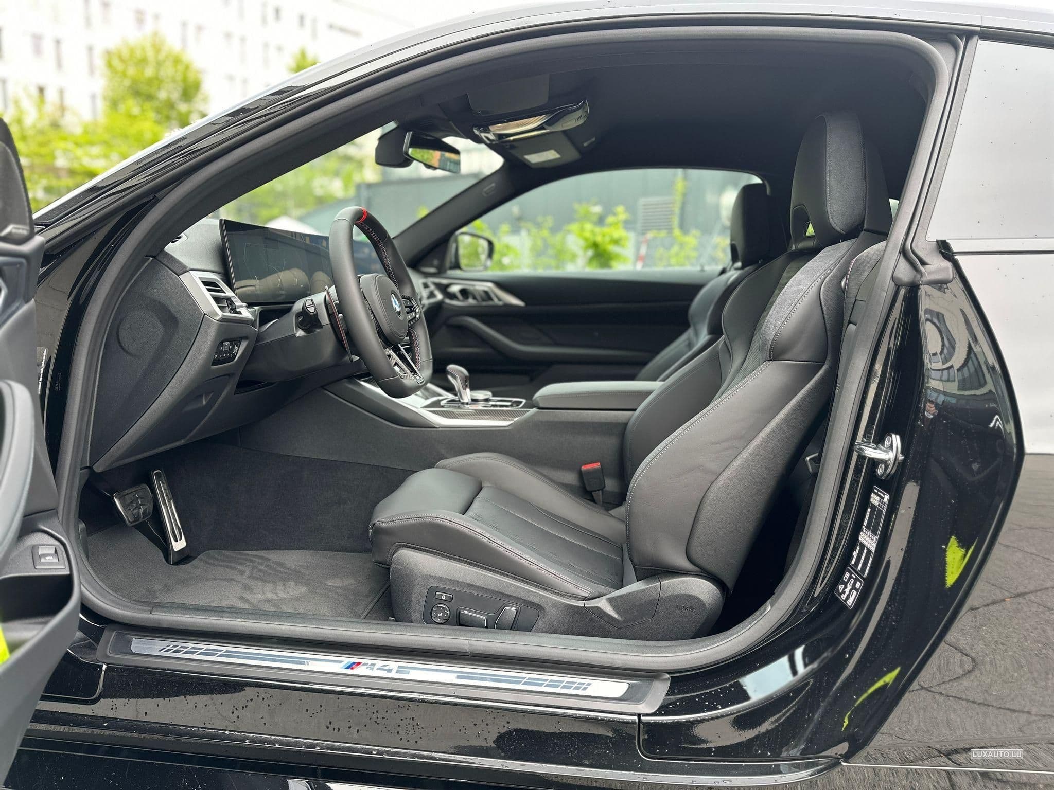 BMW M4 Competition Coupe mit M xDrive FACELIFT 2024 (2024) - Foto 12