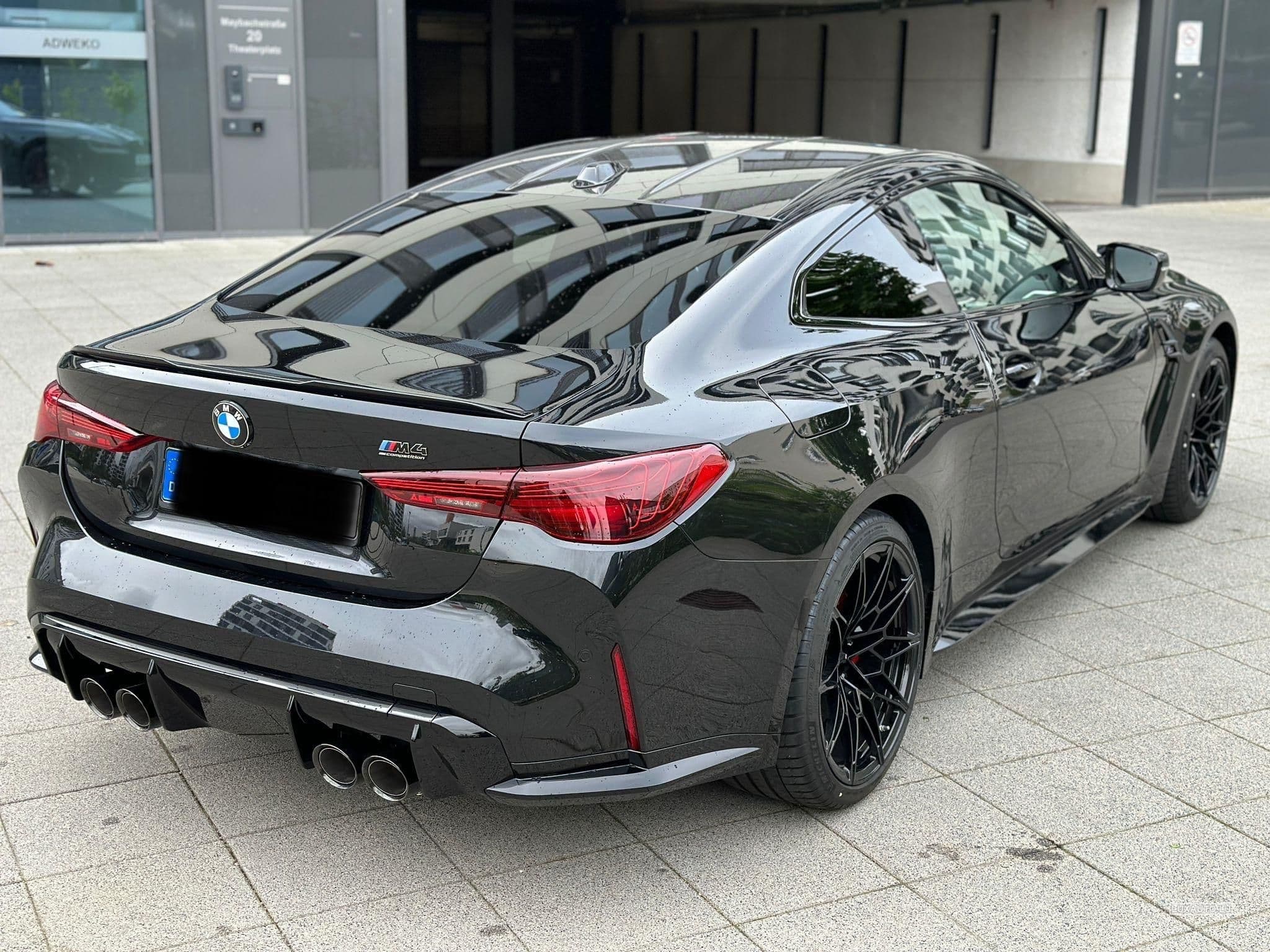 BMW M4 Competition Coupe mit M xDrive FACELIFT 2024 (2024) - Foto 4