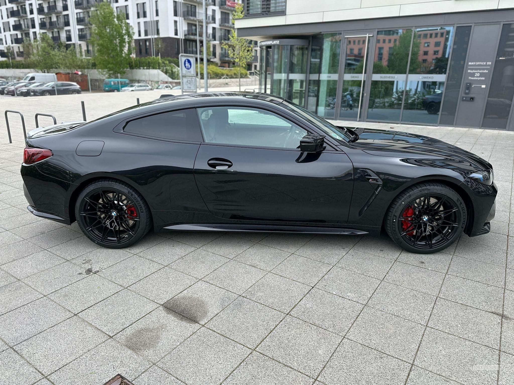 BMW M4 Competition Coupe mit M xDrive FACELIFT 2024 (2024) - Foto 6