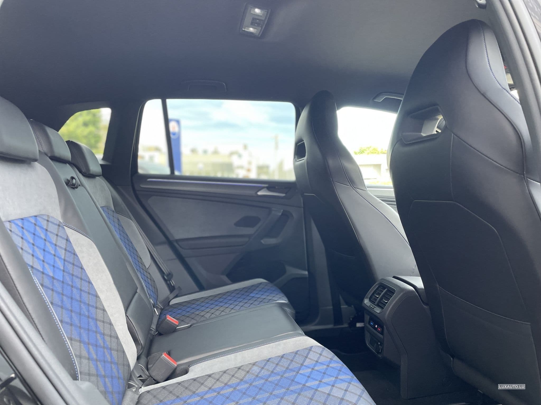 VW Tiguan 2.0 R 4Motion DSG7 Akrapovic (2021) - Photo 5