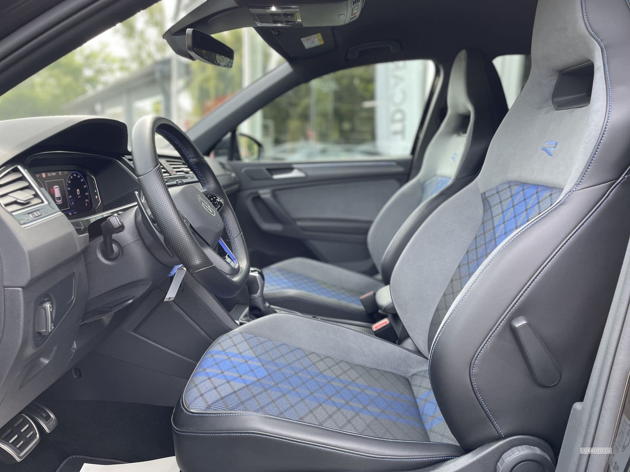 VW Tiguan 2.0 R 4Motion DSG7 Akrapovic (2021) - Photo 7