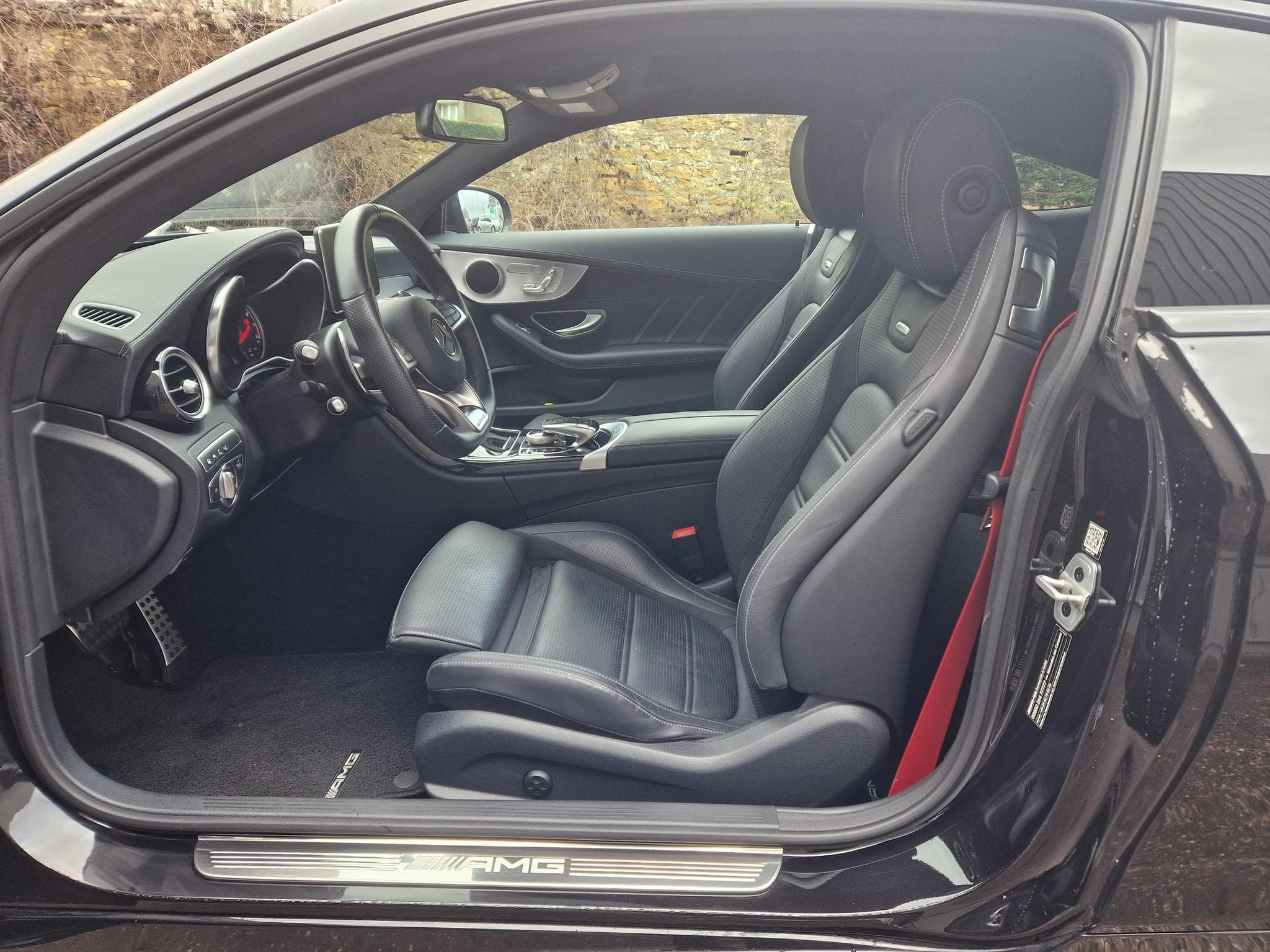 Mercedes C 63 AMG coupé C205, 476ch, 4.0 V8 bi-turbo, full black, speedshift 7 (2017) - Foto 10