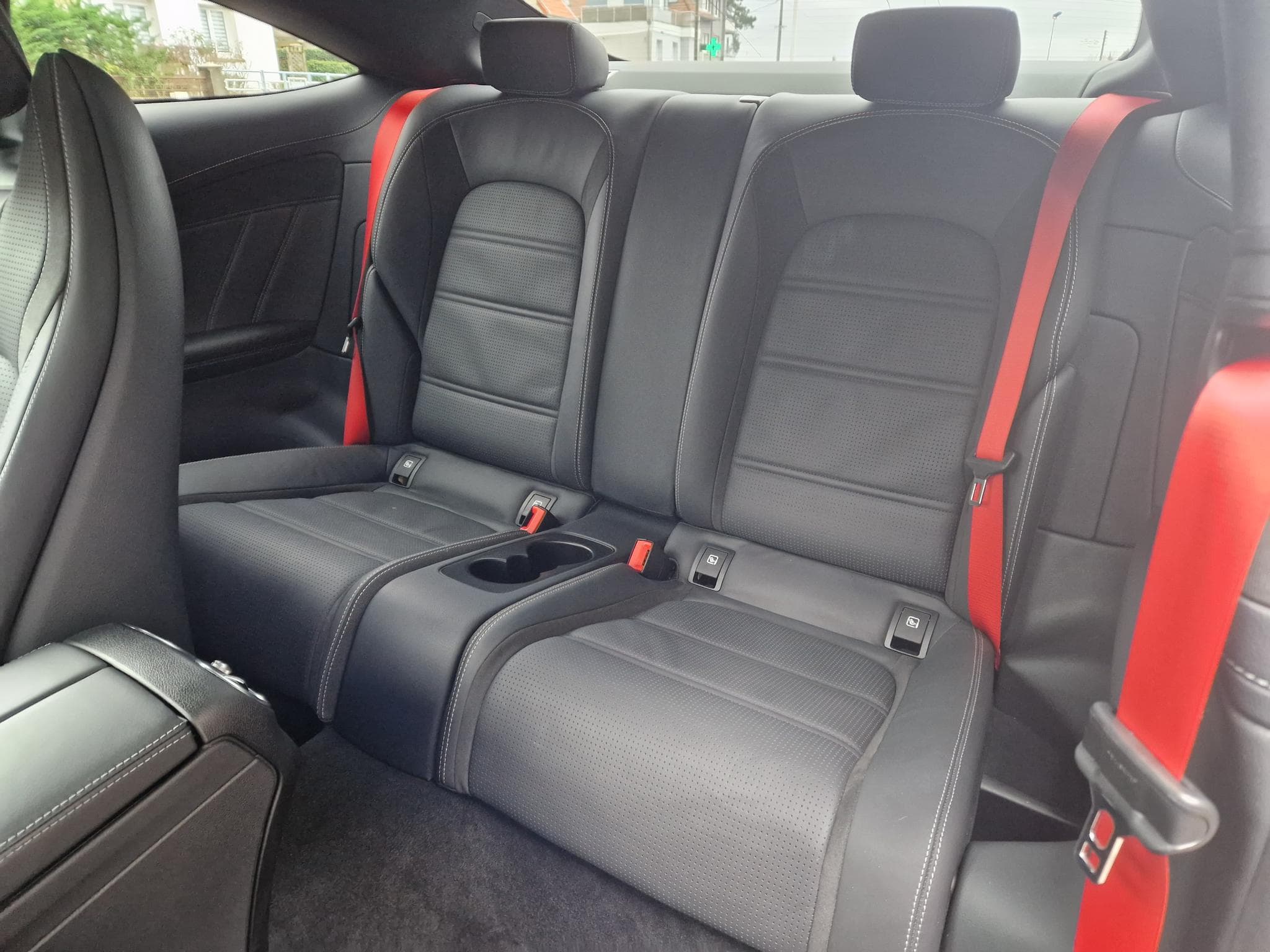 Mercedes C 63 AMG coupé C205, 476ch, 4.0 V8 bi-turbo, full black, speedshift 7 (2017) - Foto 12