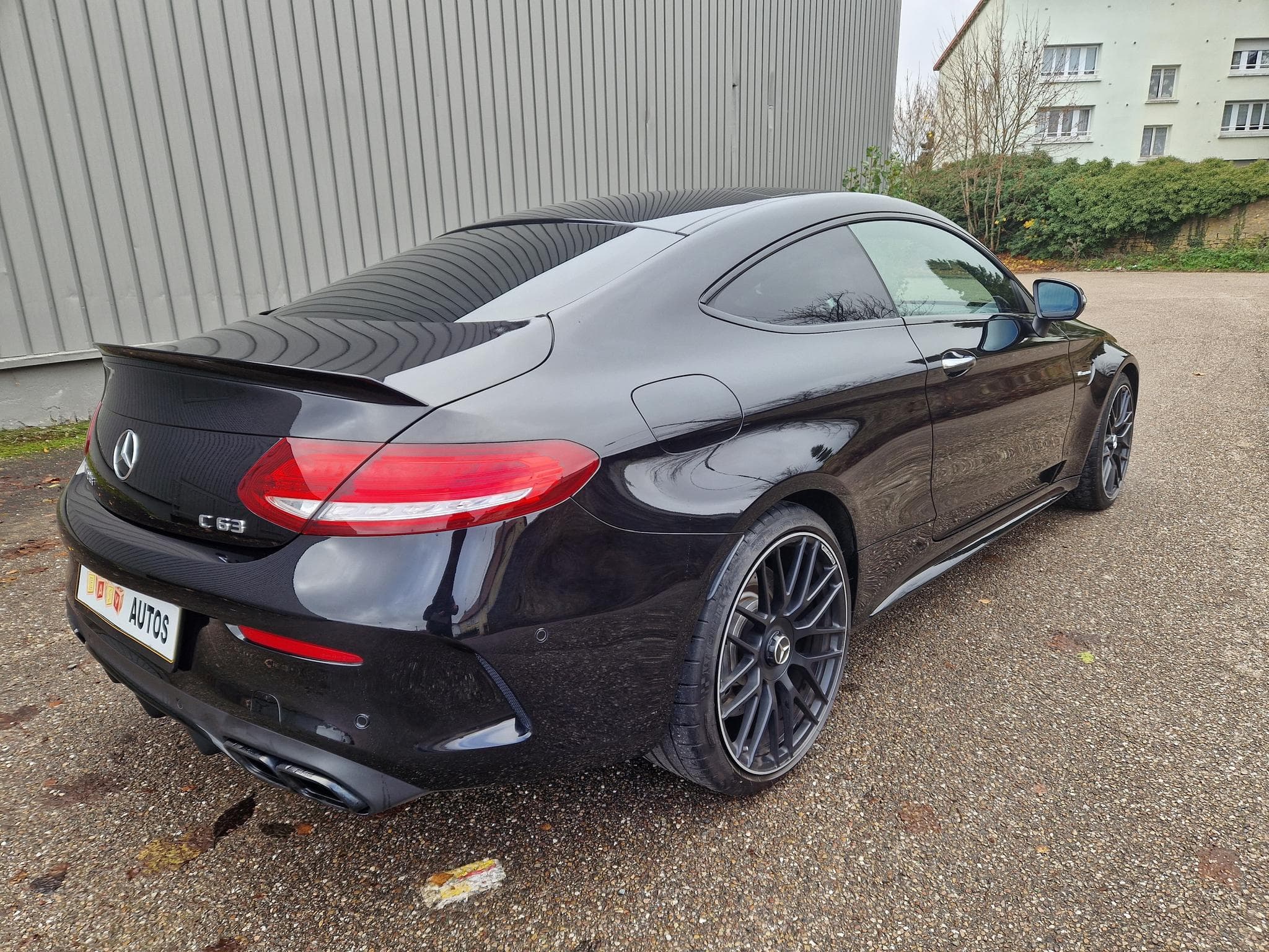 Mercedes C 63 AMG coupé C205, 476ch, 4.0 V8 bi-turbo, full black, speedshift 7 (2017) - Foto 3