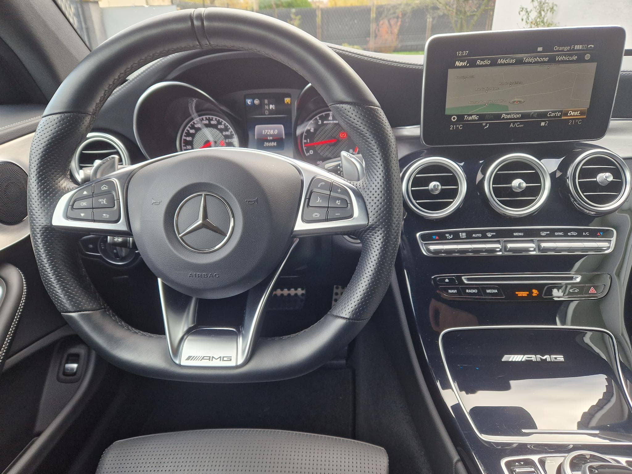 Mercedes C 63 AMG coupé C205, 476ch, 4.0 V8 bi-turbo, full black, speedshift 7 (2017) - Foto 9