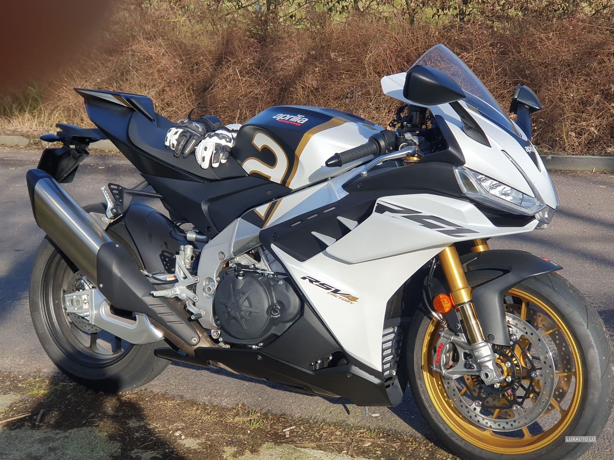 Aprilia RSV4 FACTORY (2024) - Foto 1