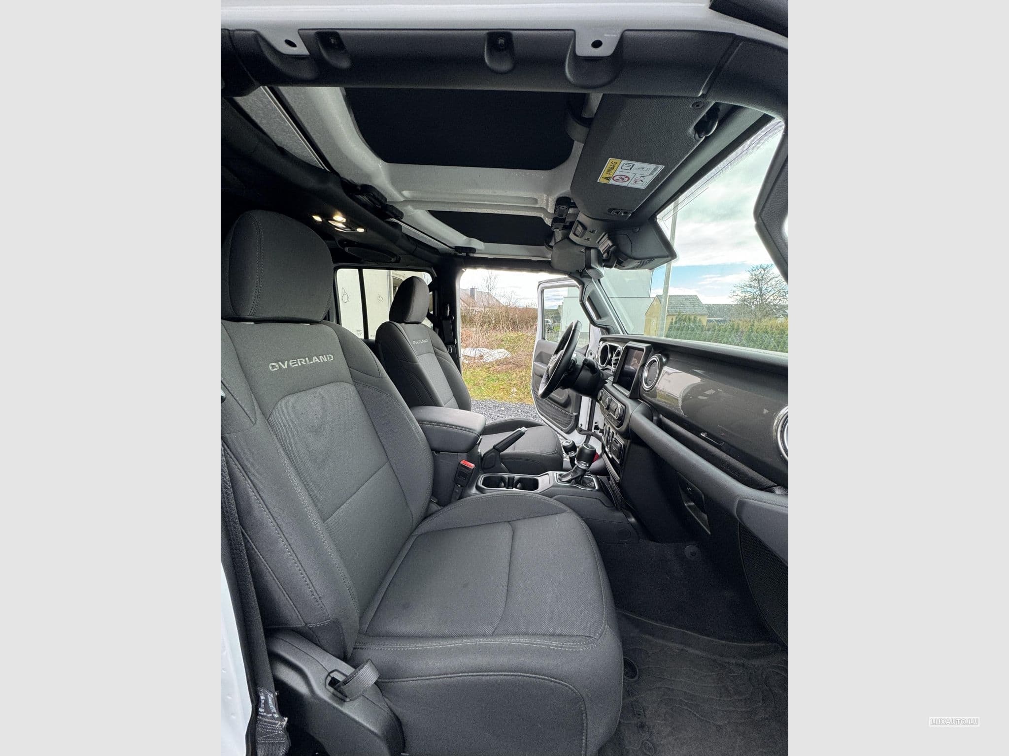 Jeep Gladiator Overland (2022) - Photo 10