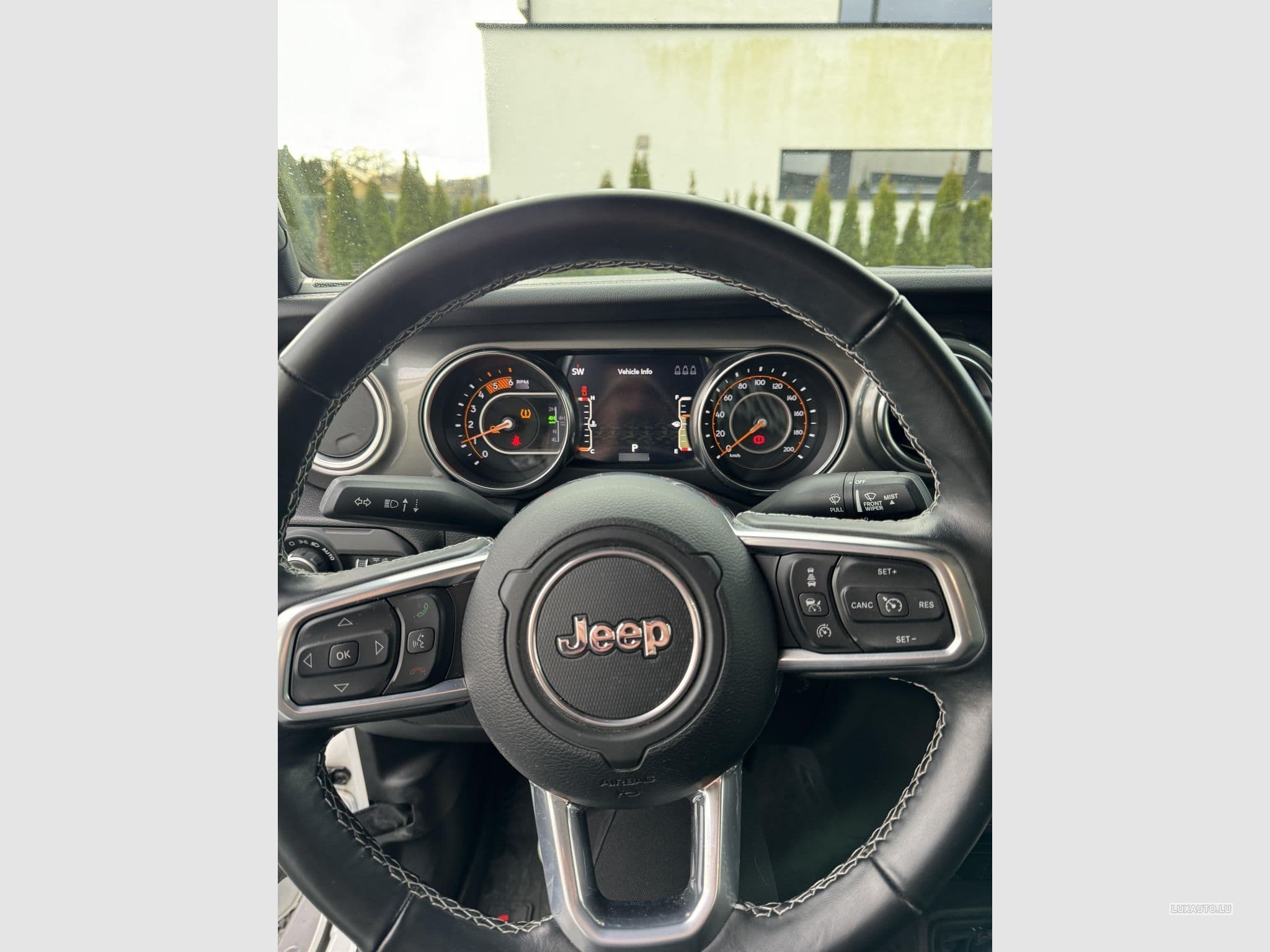 Jeep Gladiator Overland (2022) - Photo 8