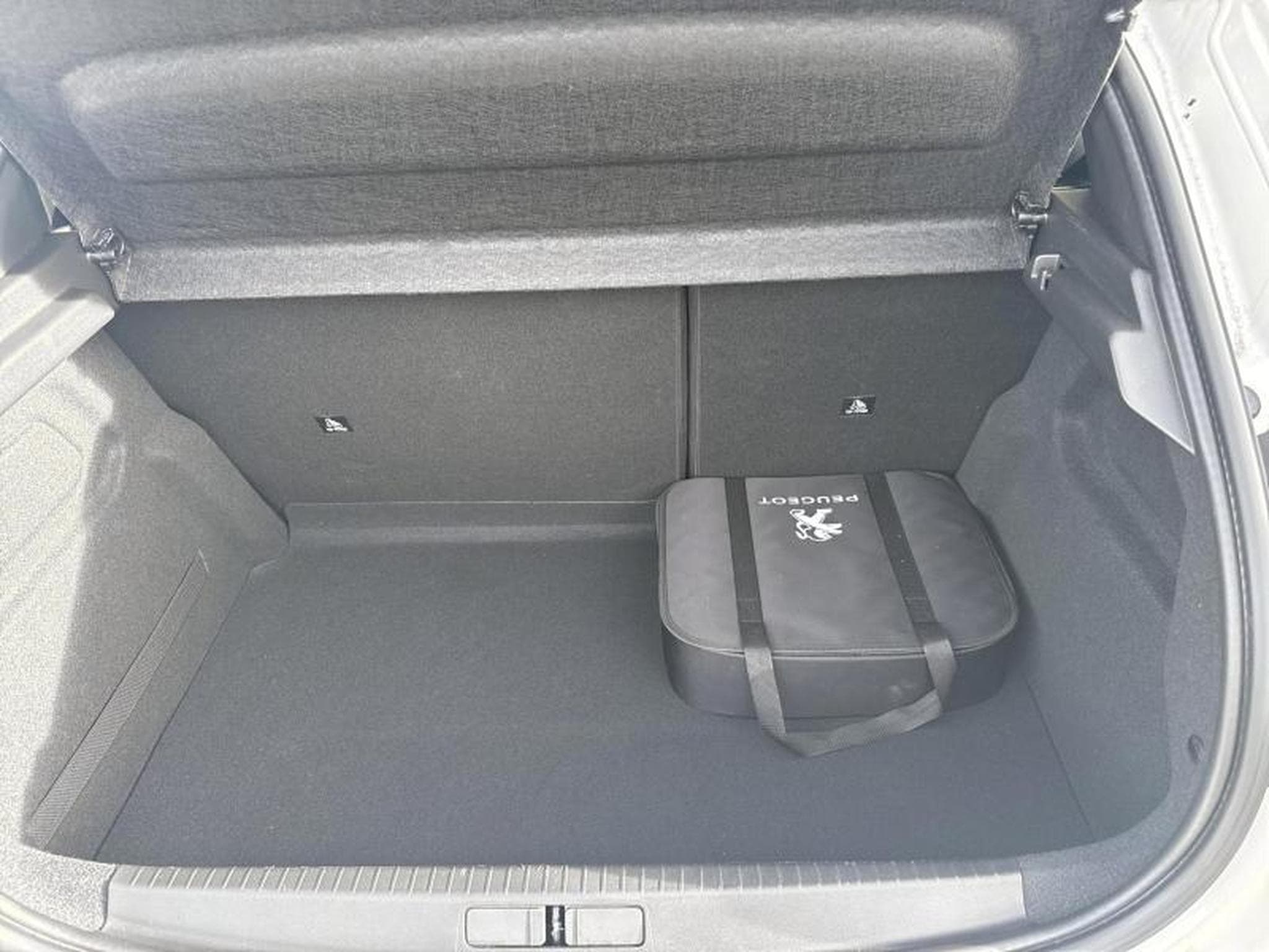 Peugeot 208 II Allure Pack (2021) - Photo 13