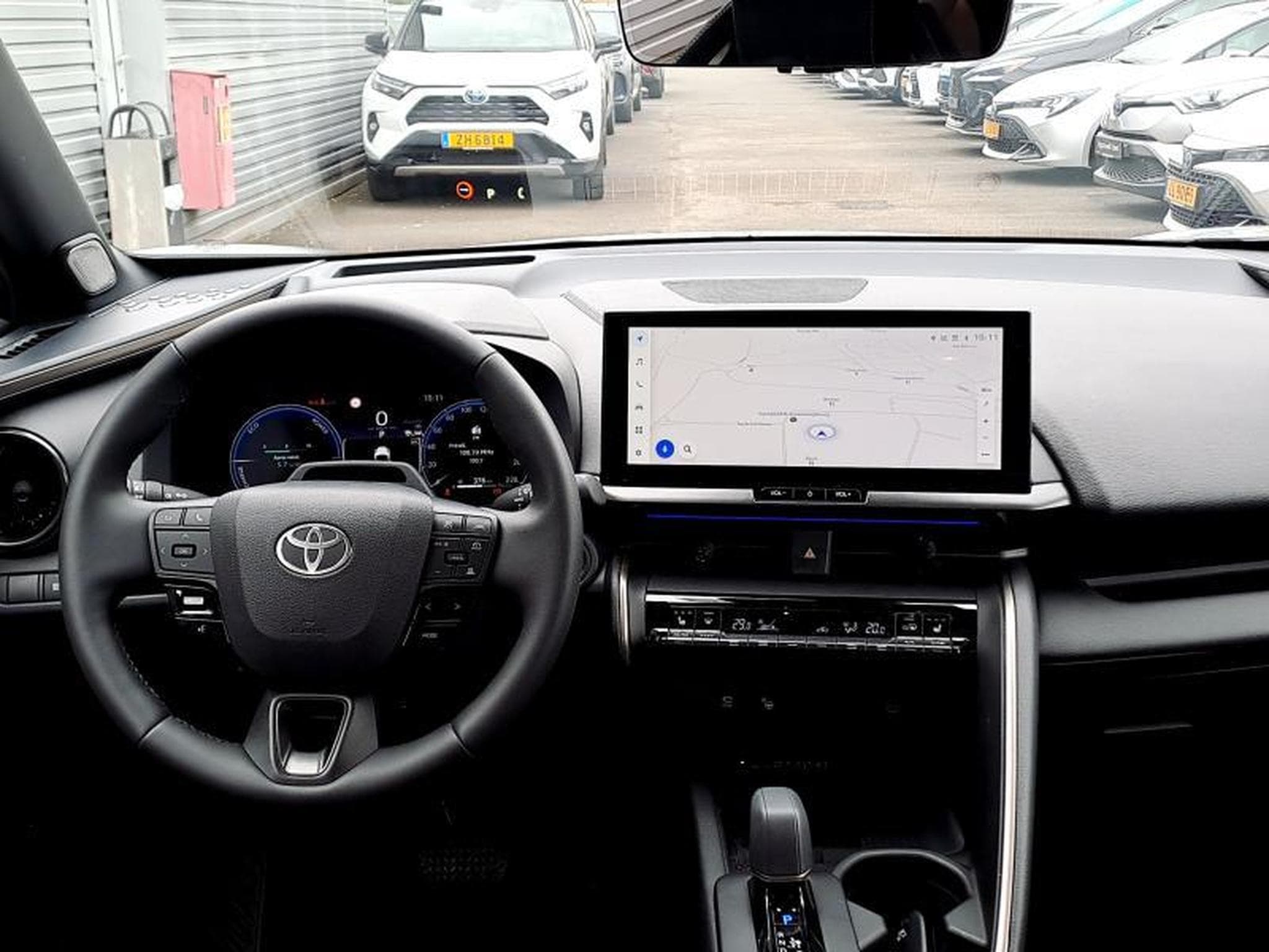 Toyota C-HR PREMIUM (2024) - Foto 10