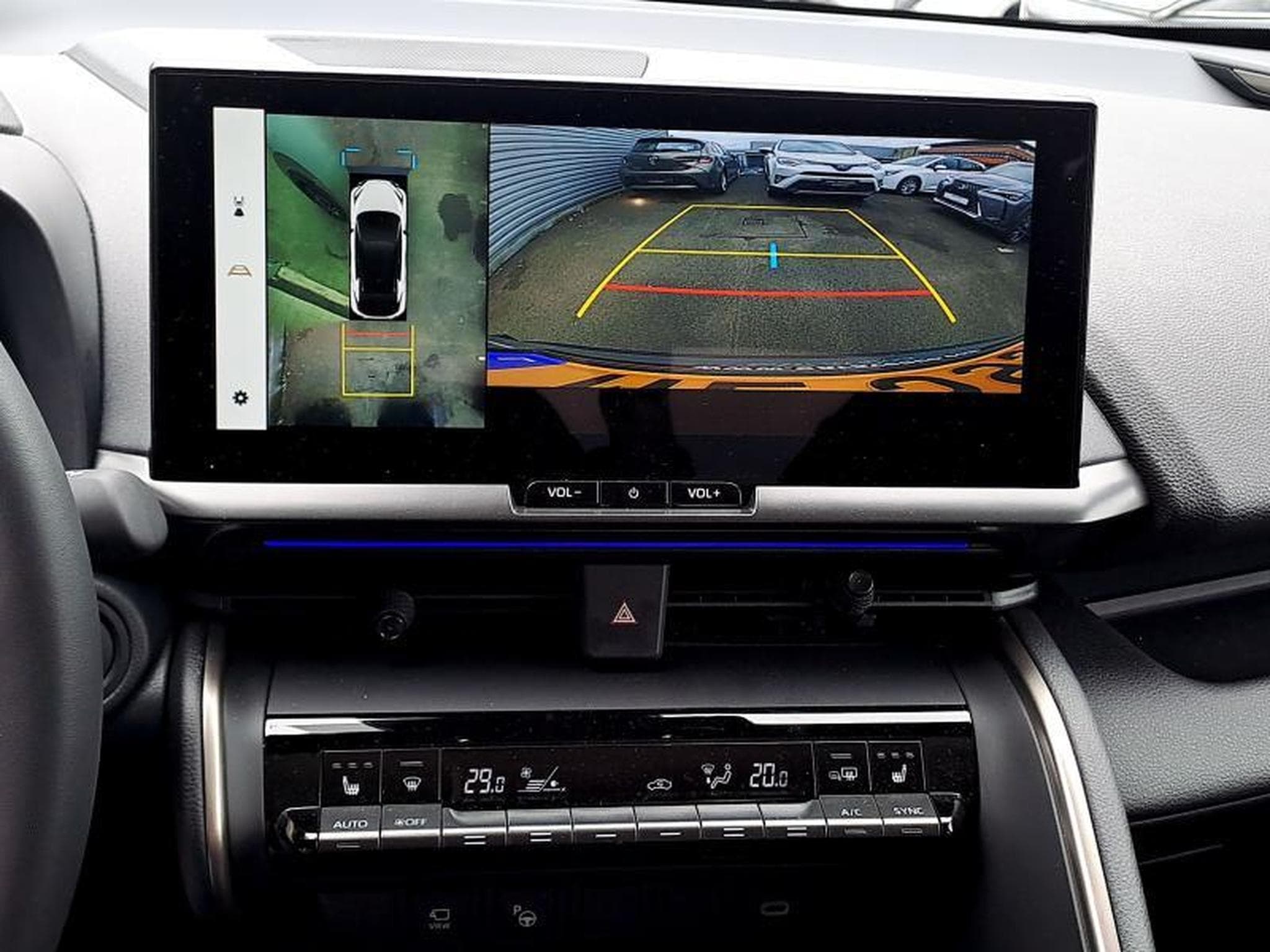 Toyota C-HR PREMIUM (2024) - Photo 8