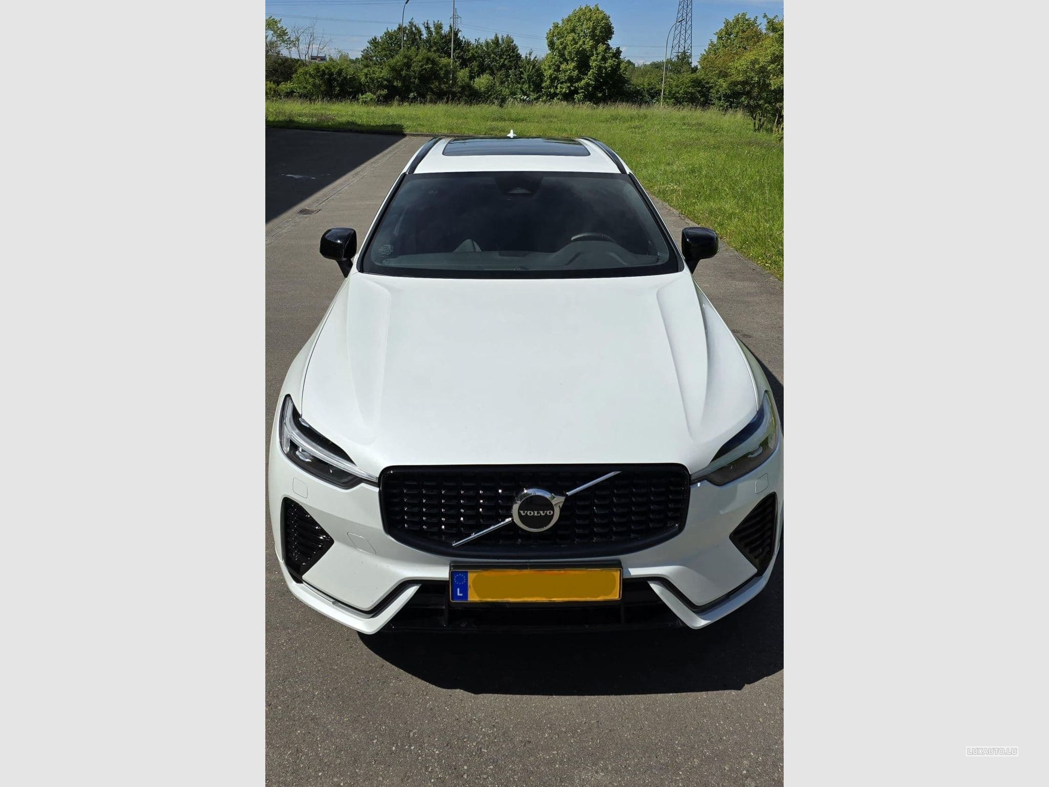 Volvo XC60 B4 AWD/ PANO (2023) - Photo 2