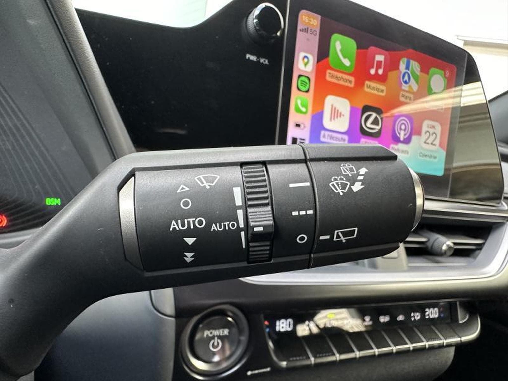 Lexus UX F SPORT Design (2023) - Foto 19