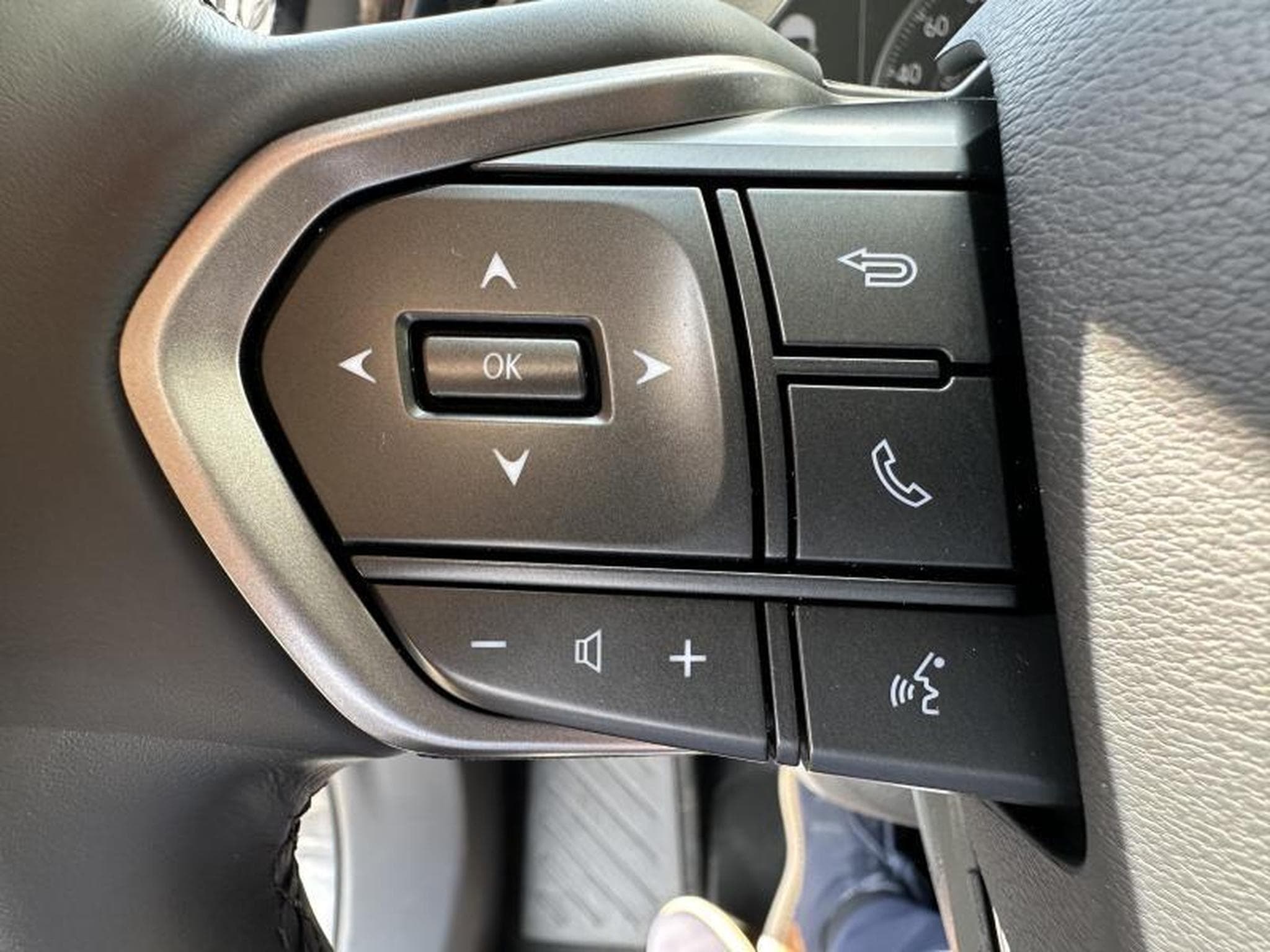 Lexus NX Business Line (2023) - Foto 23