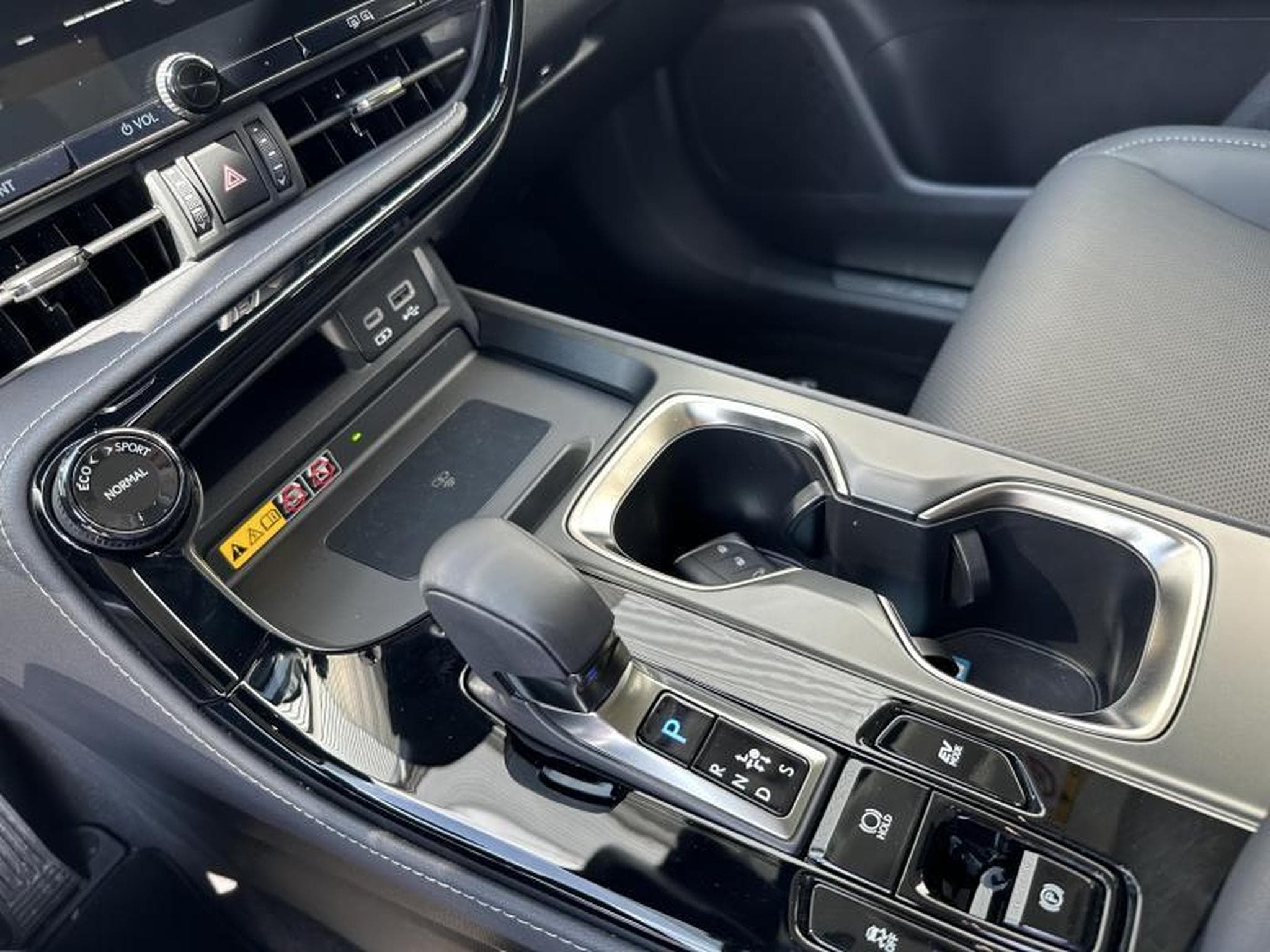 Lexus NX Business Line (2023) - Photo 26