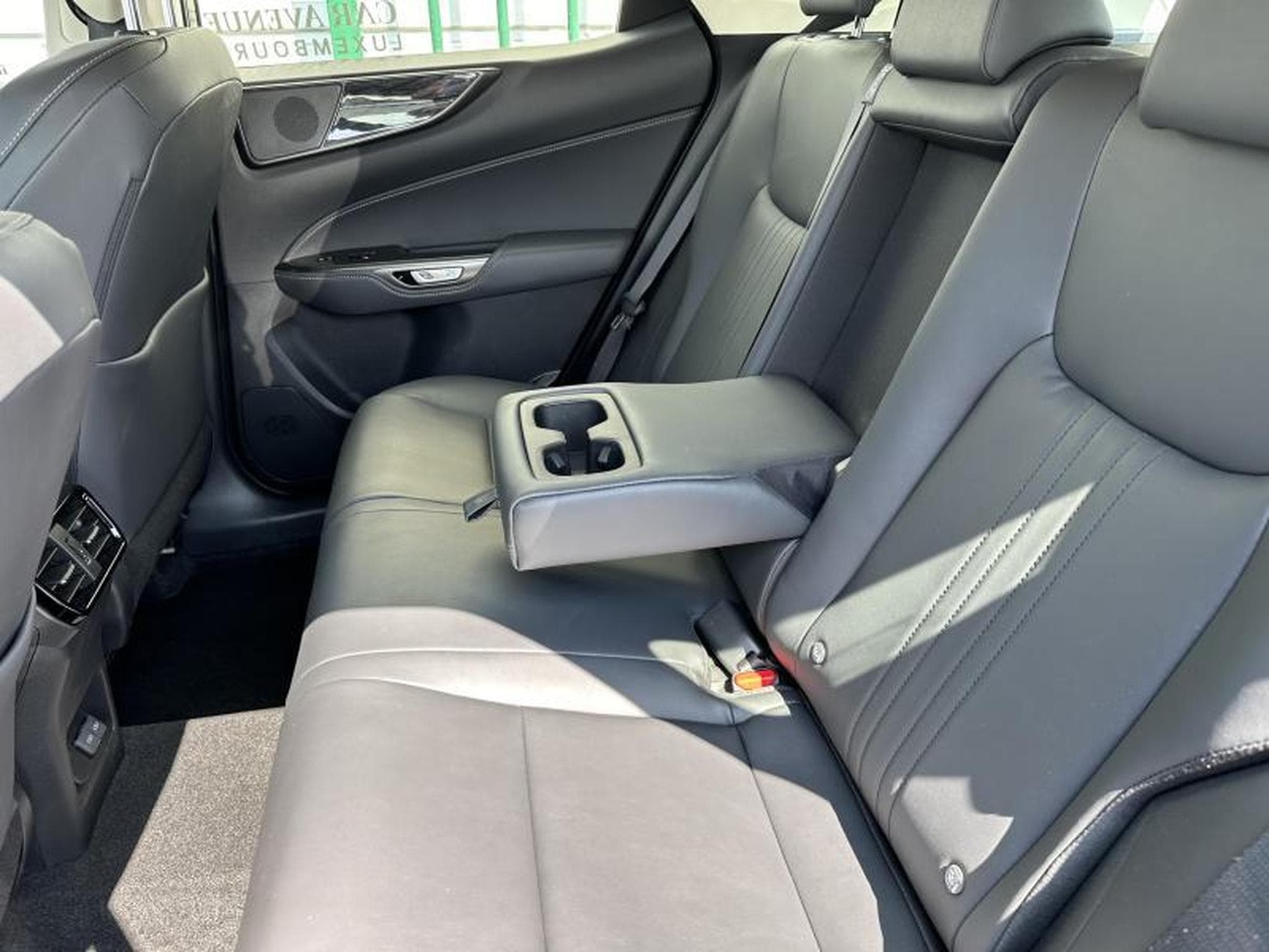 Lexus NX Business Line (2023) - Photo 28