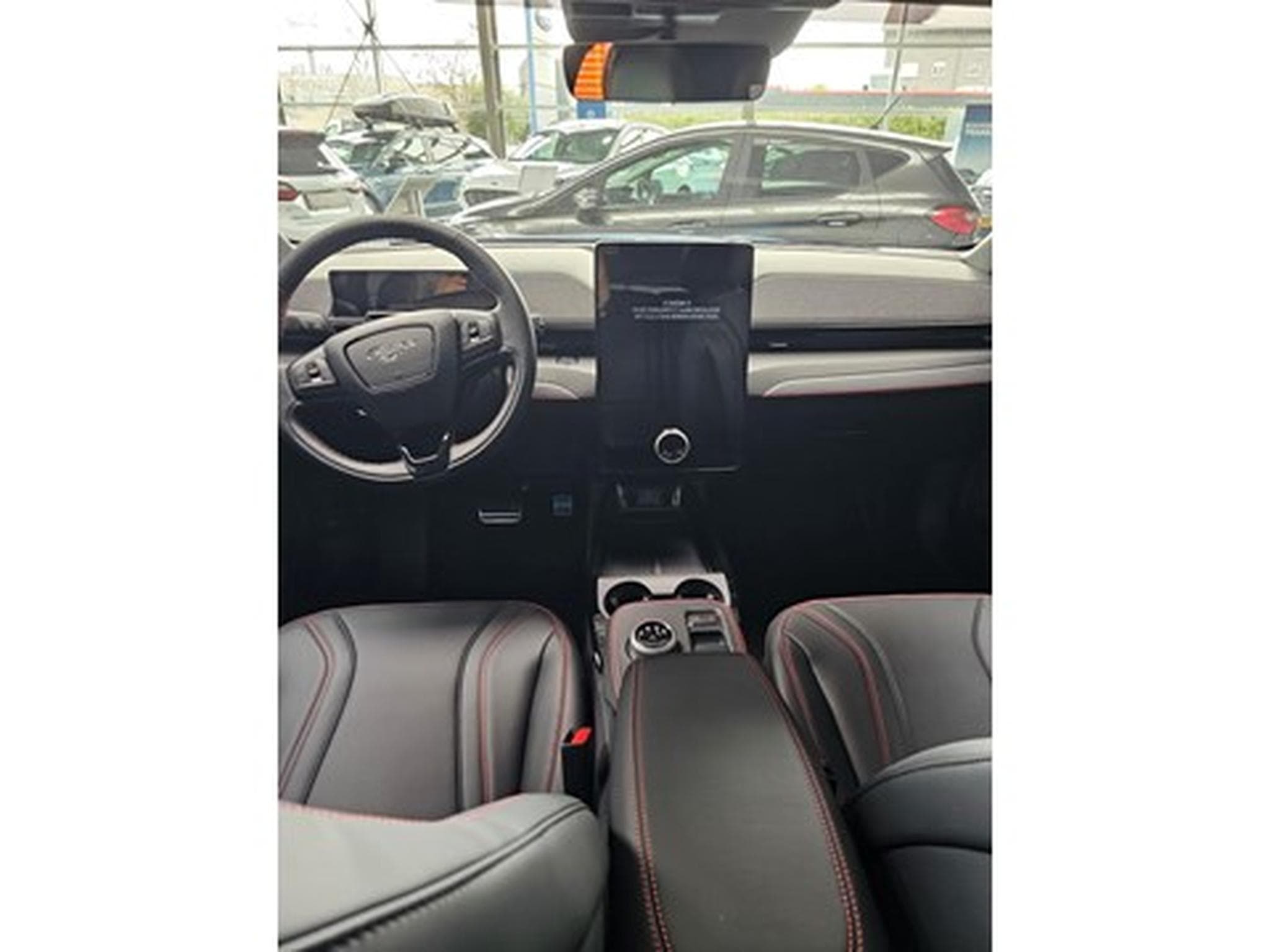 Ford Mustang Mach-E Premium AWD 99kWh Extended Range 351CV/258kW - A1 (2023) - Photo 5