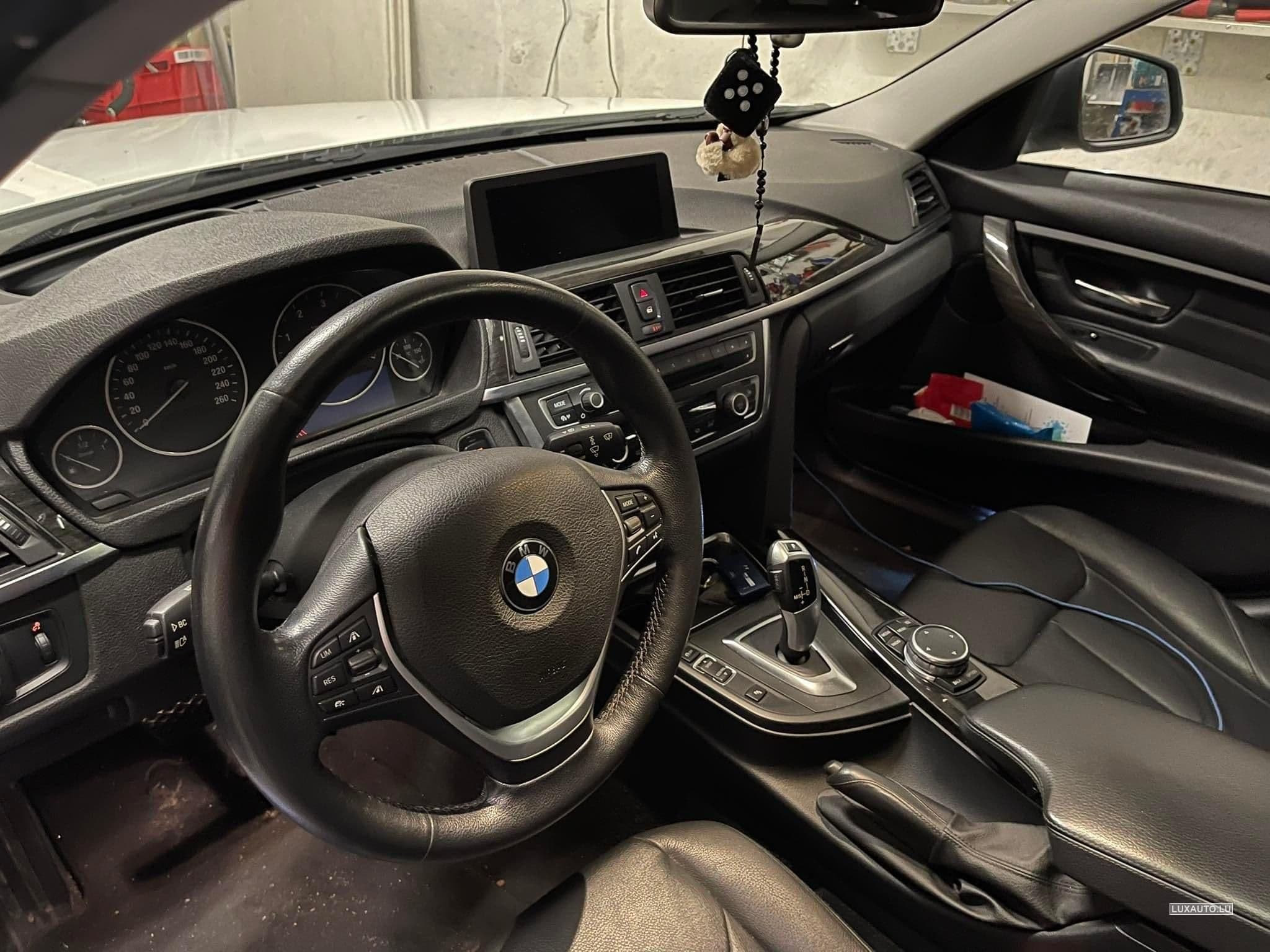 BMW 335 Luxury (2015) - Foto 2