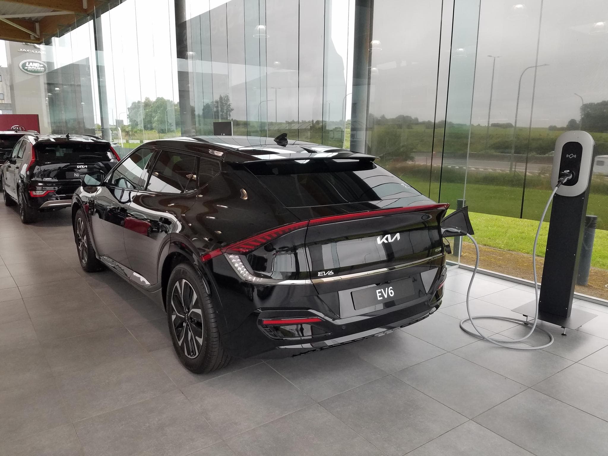 Kia EV6 **GARANTIE KIA 20/06/2031 ou 1 (2024) - Photo 2