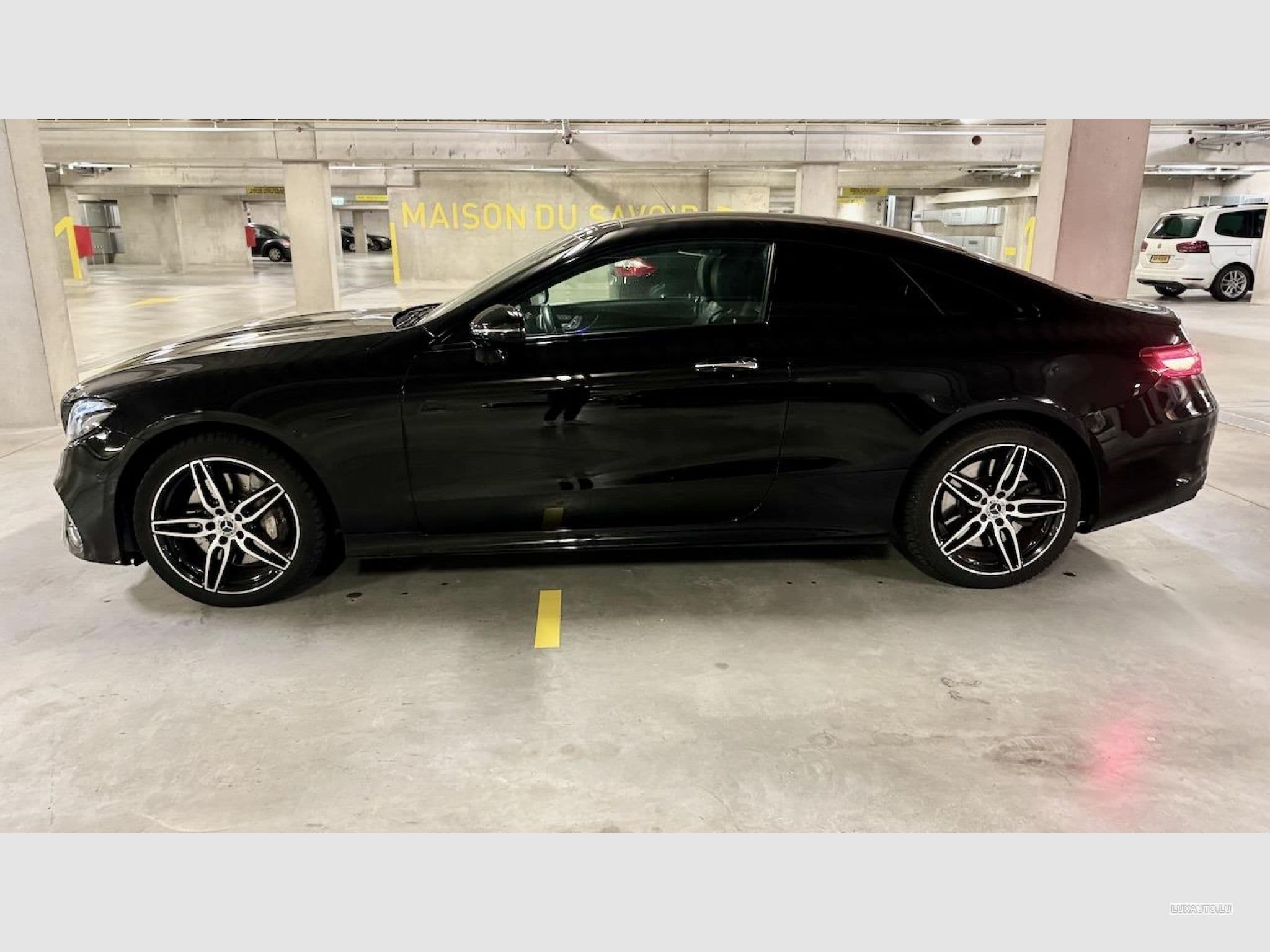 Mercedes E 450 Mercedes CLASSE E COUPE 450 367CH AMG LINE 4MATIC 9G-TRONIC (2019) - Photo 3