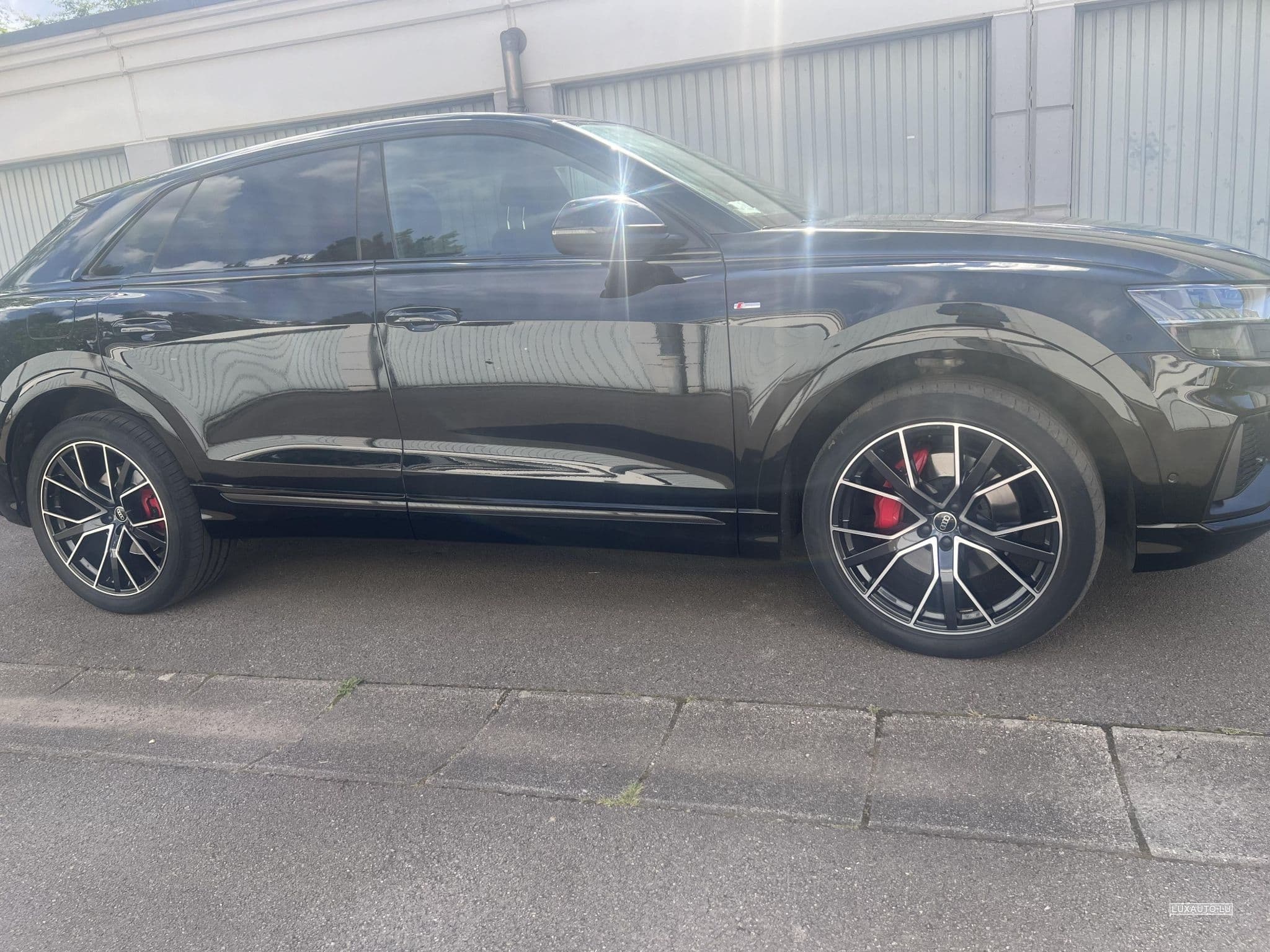 Audi Q8 S-line (2022) - Photo 2