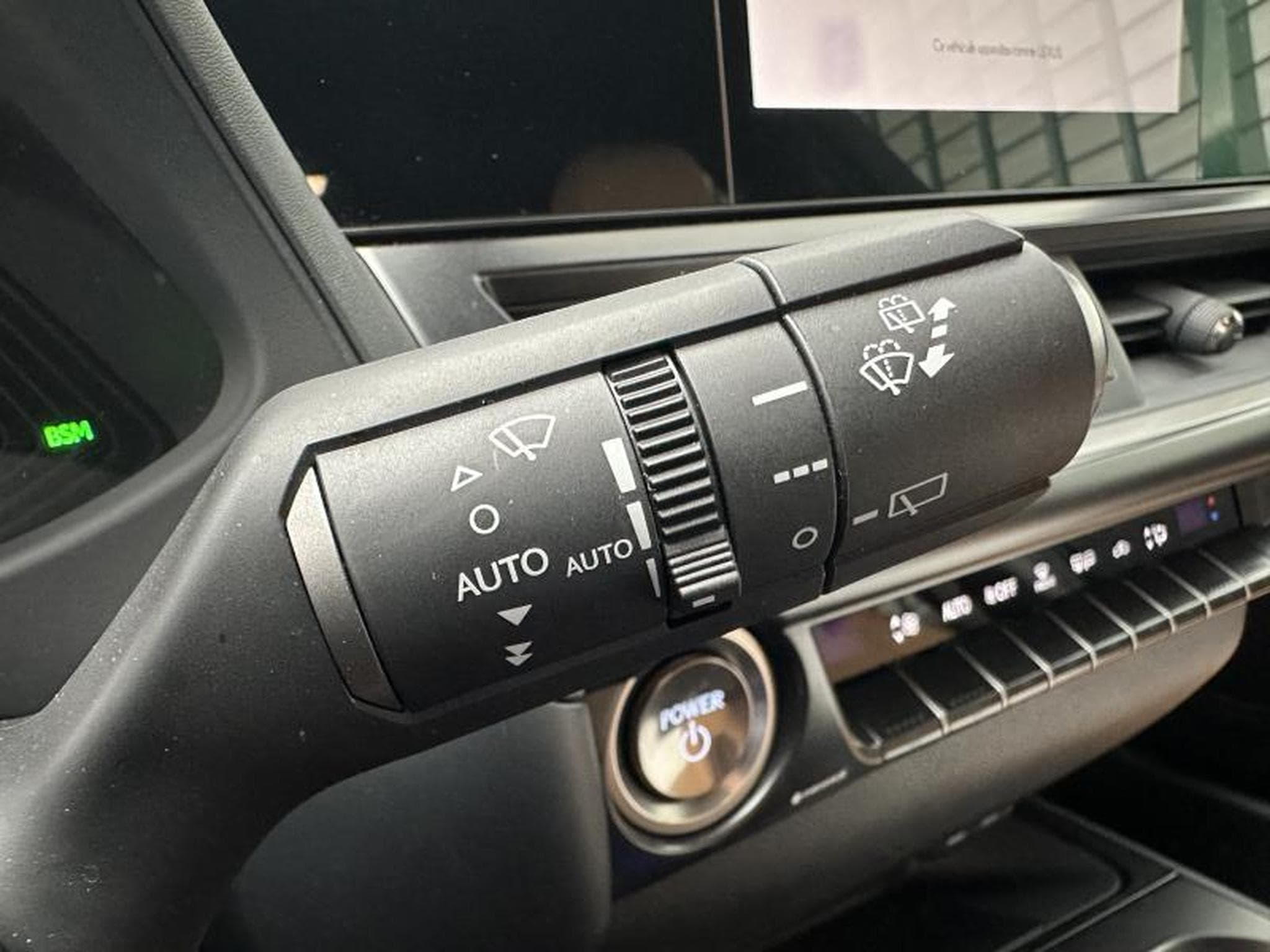 Lexus UX F SPORT Design (2023) - Photo 16