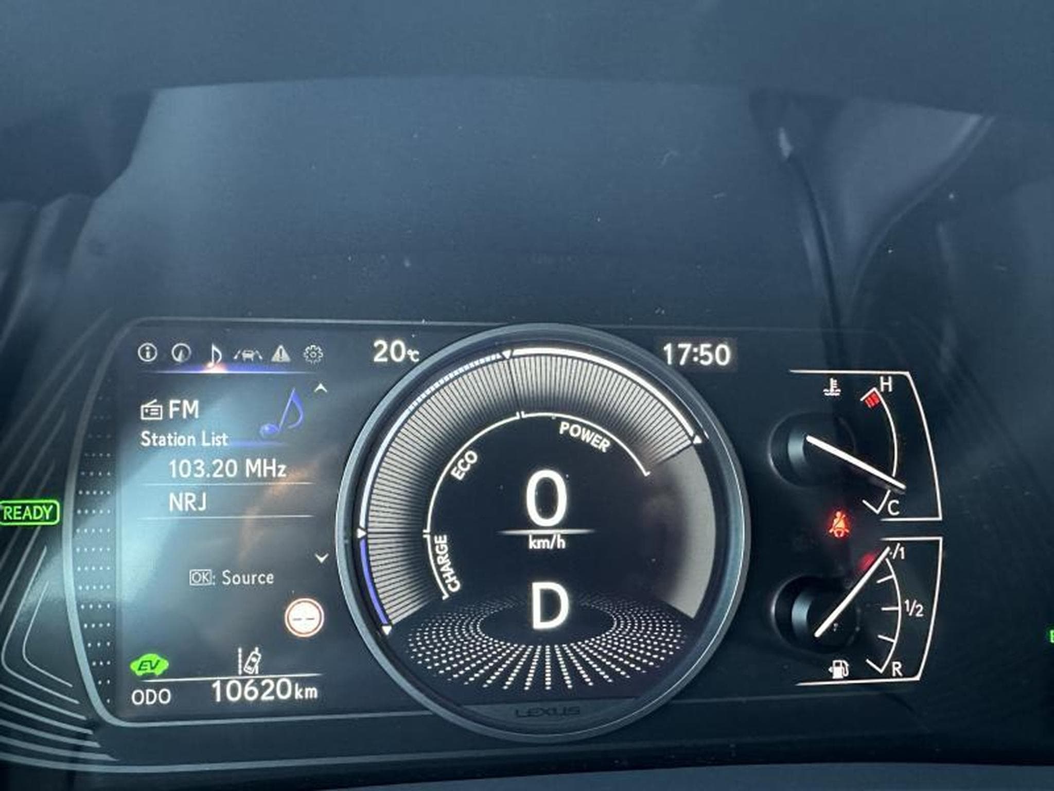 Lexus UX F SPORT Design (2023) - Photo 13