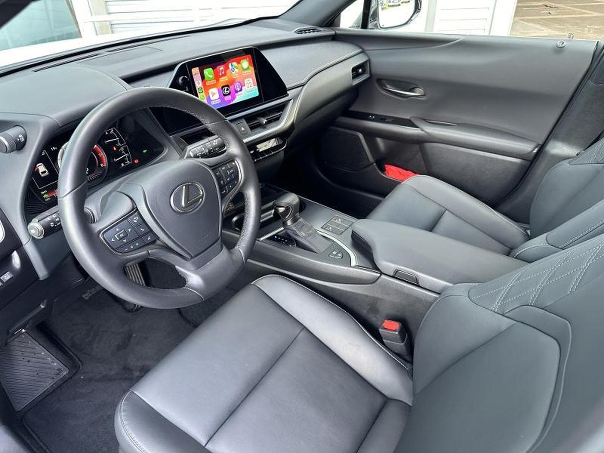 Lexus UX F SPORT Design (2023) - Photo 8