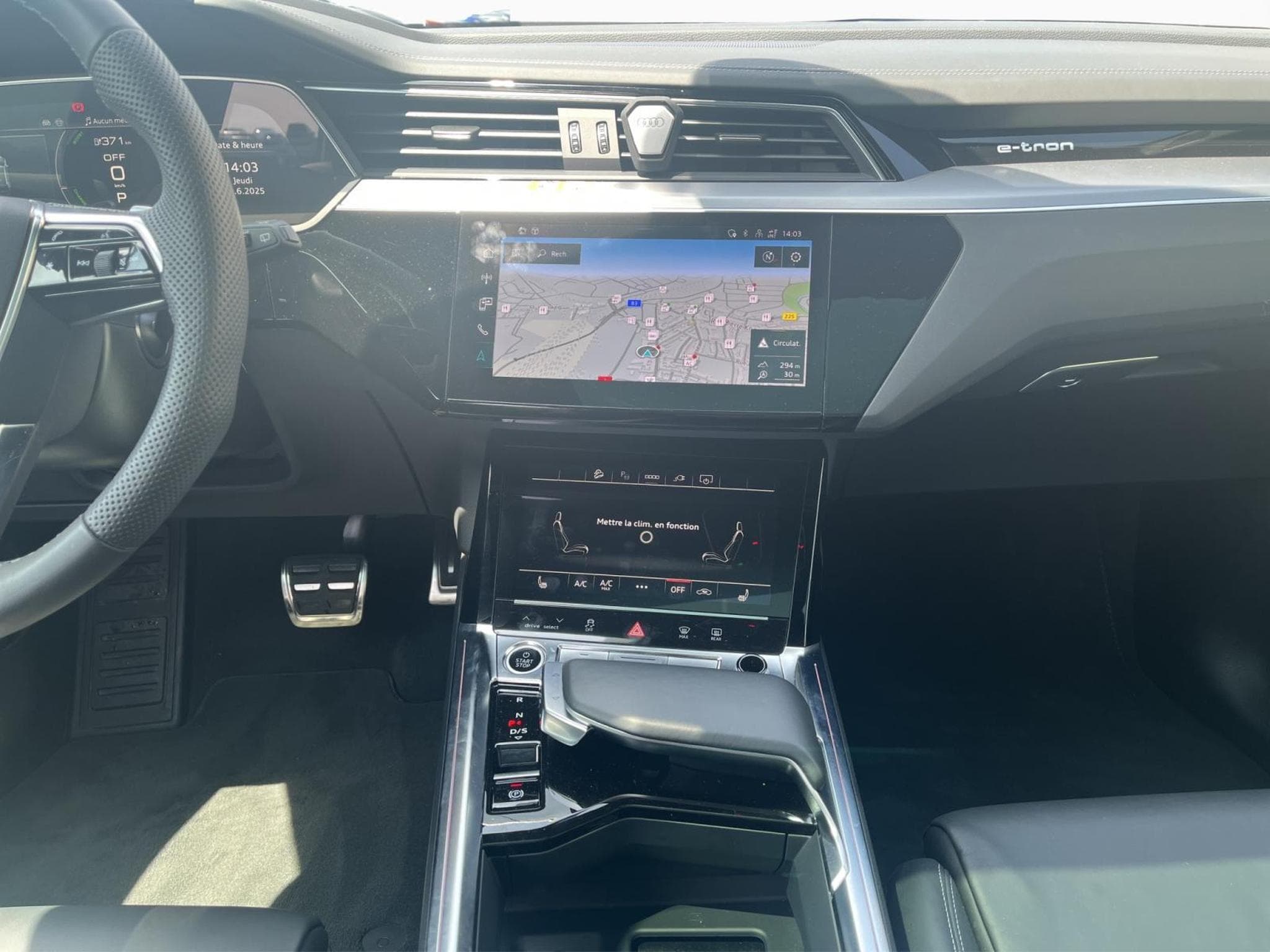 Audi Q8 S line 55 quattro (2024) - Photo 11