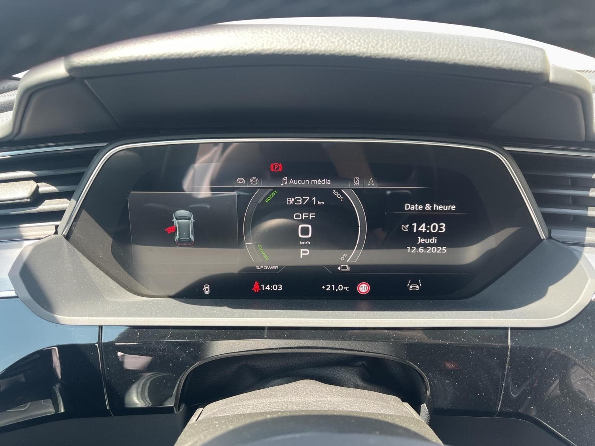 Audi Q8 S line 55 quattro (2024) - Photo 8