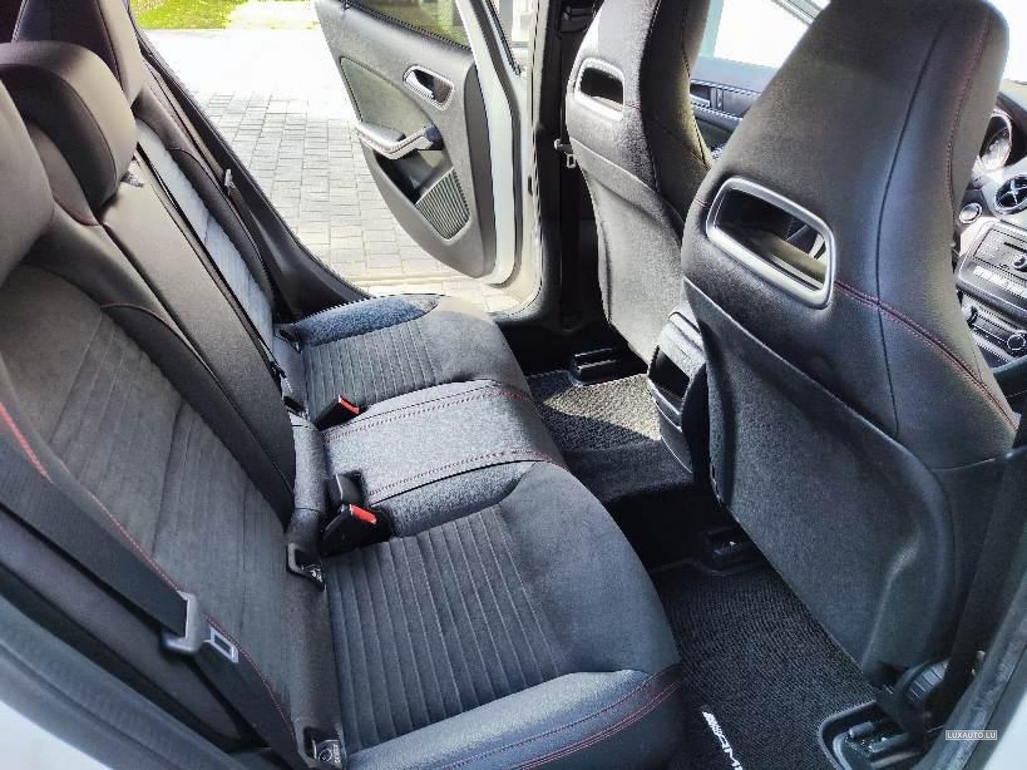 Mercedes GLA 180 AMG Line / night edition (2018) - Foto 10