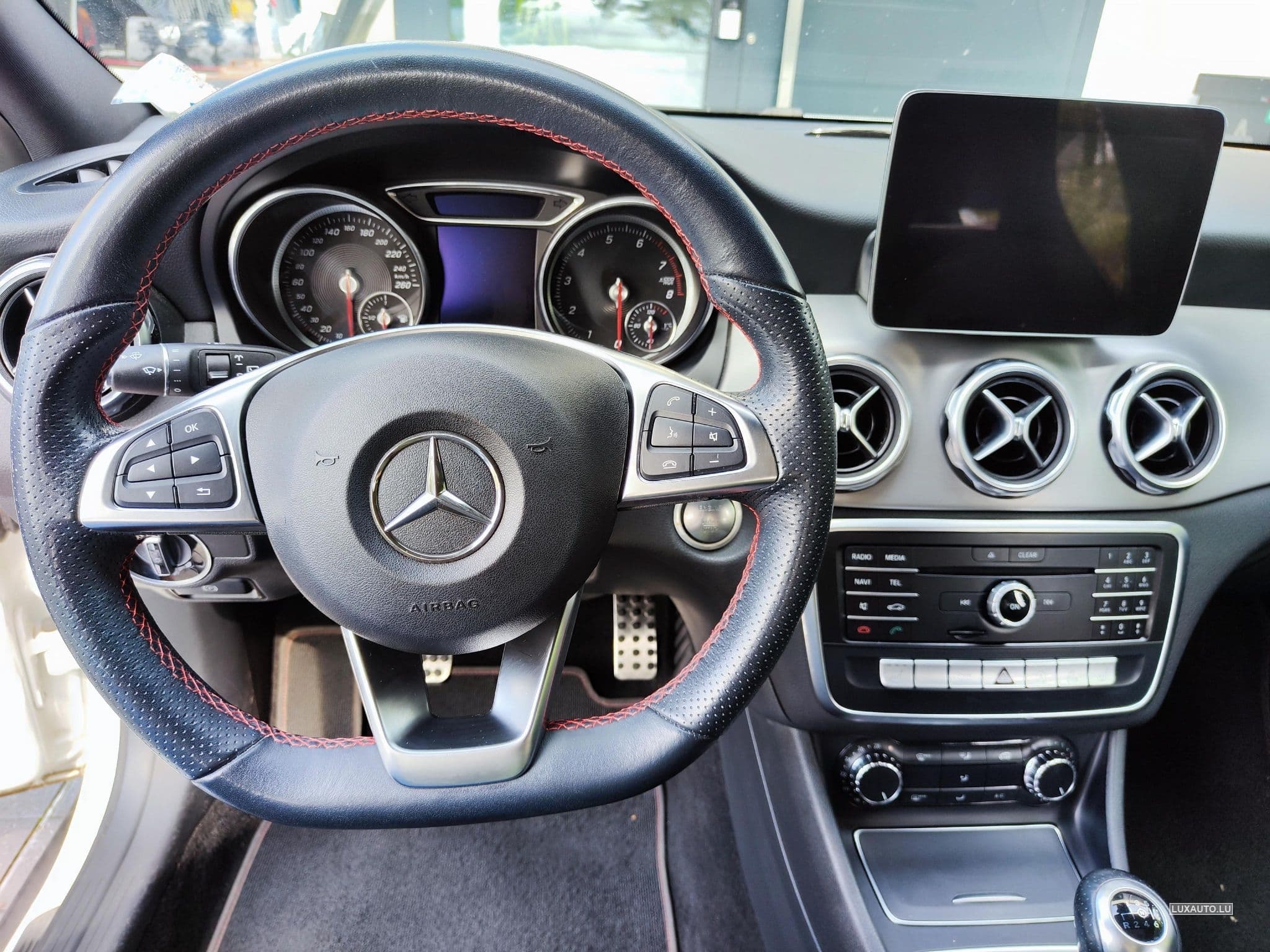 Mercedes GLA 180 AMG Line / night edition (2018) - Foto 8