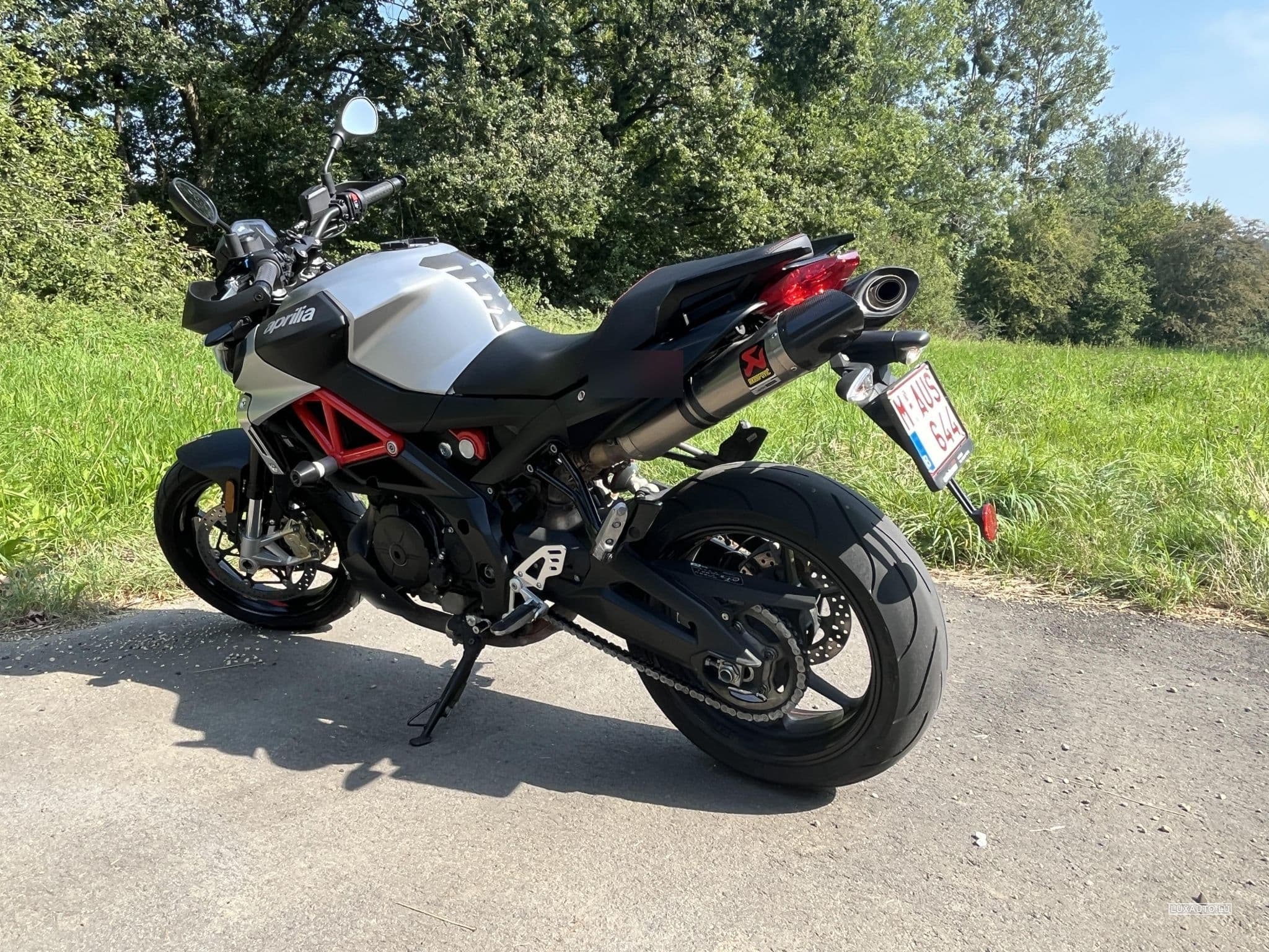 Aprilia Shiver Ligne Akrapovic (2019) - Foto 7