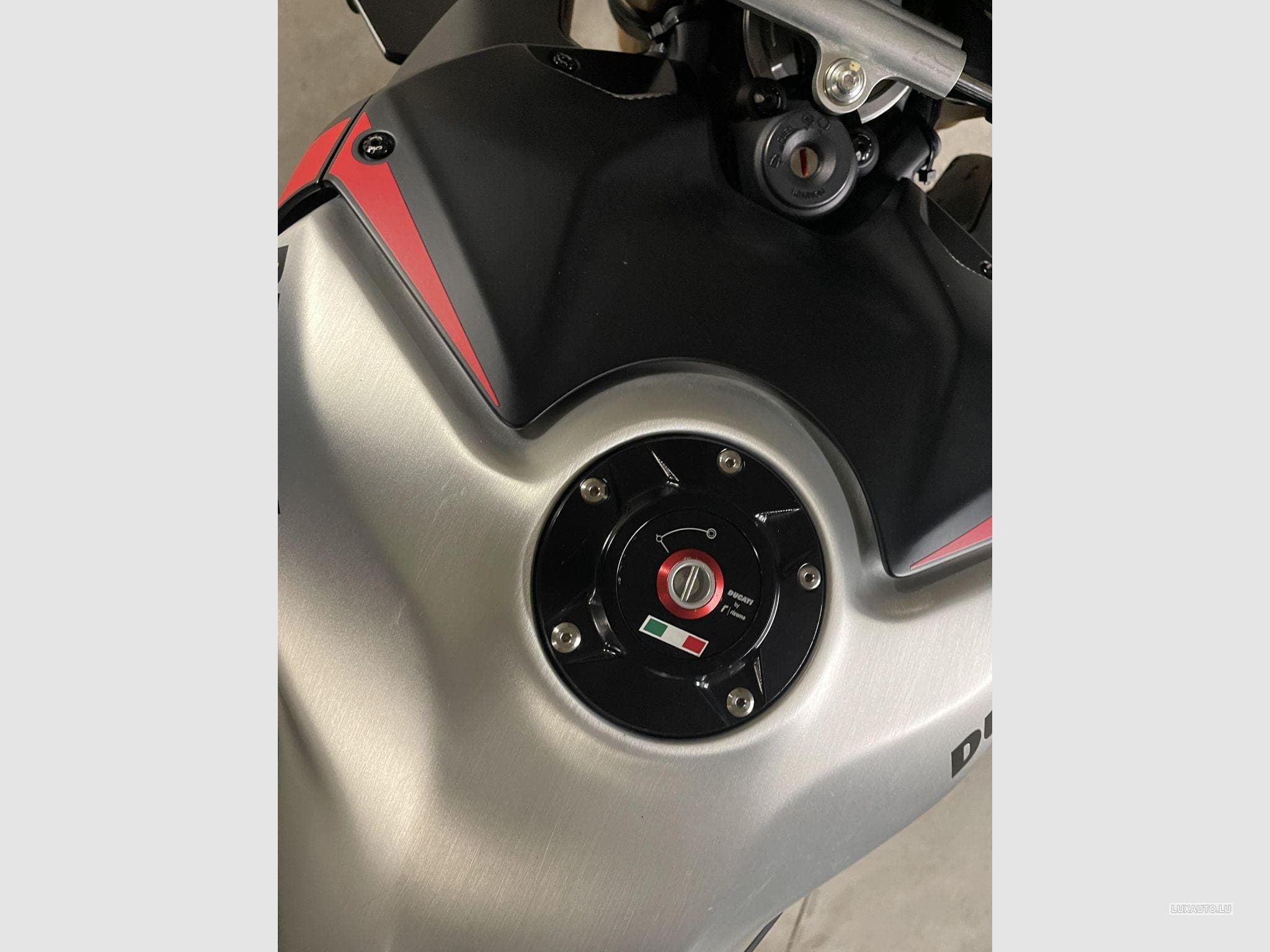 Ducati Streetfighter SP (2023) - Foto 10