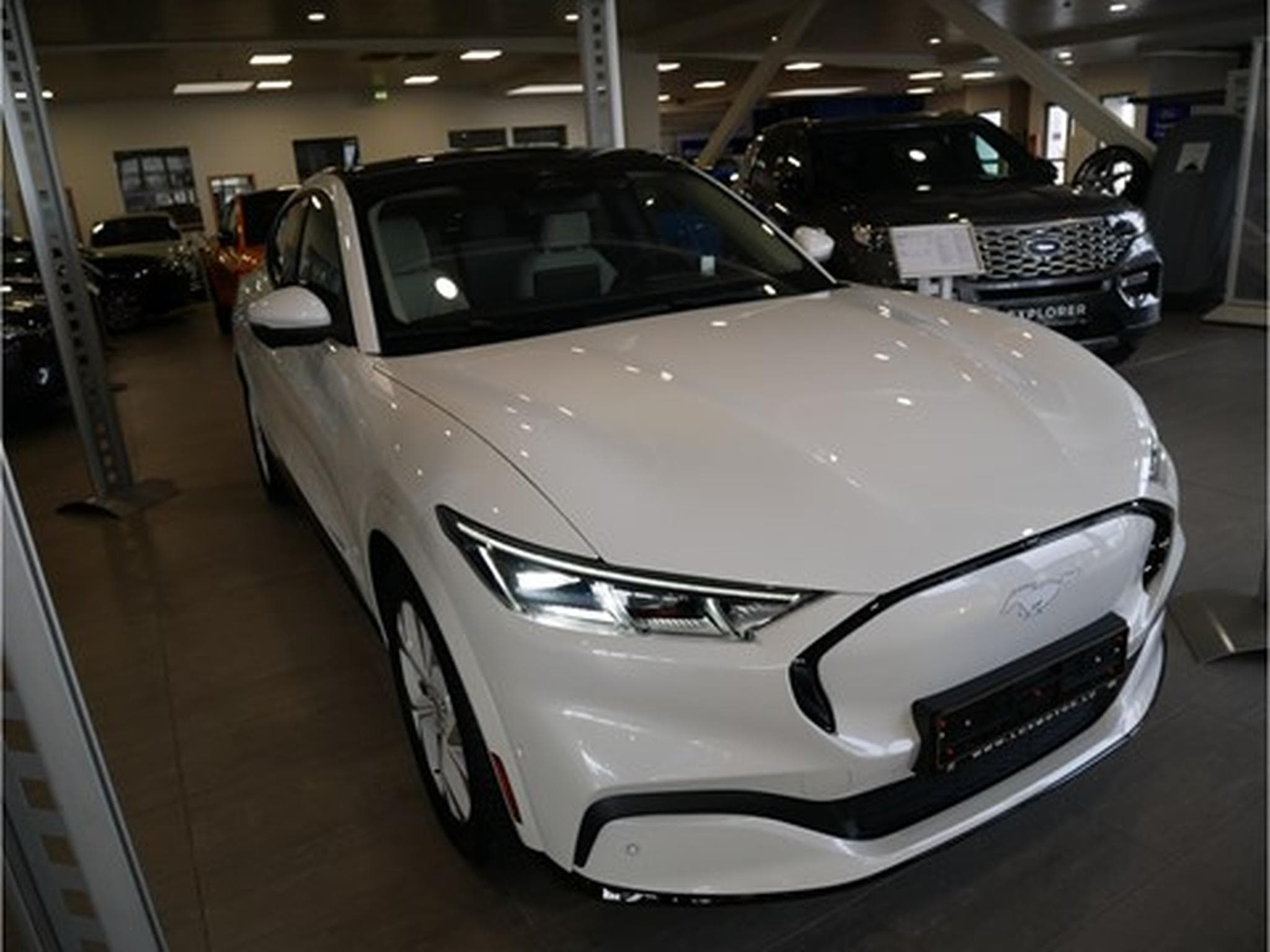 Ford Mustang Mach-E AWD 99kWh Extended Range 351cv/258kW - A1 GAR 0182031 (2023) - Photo 4