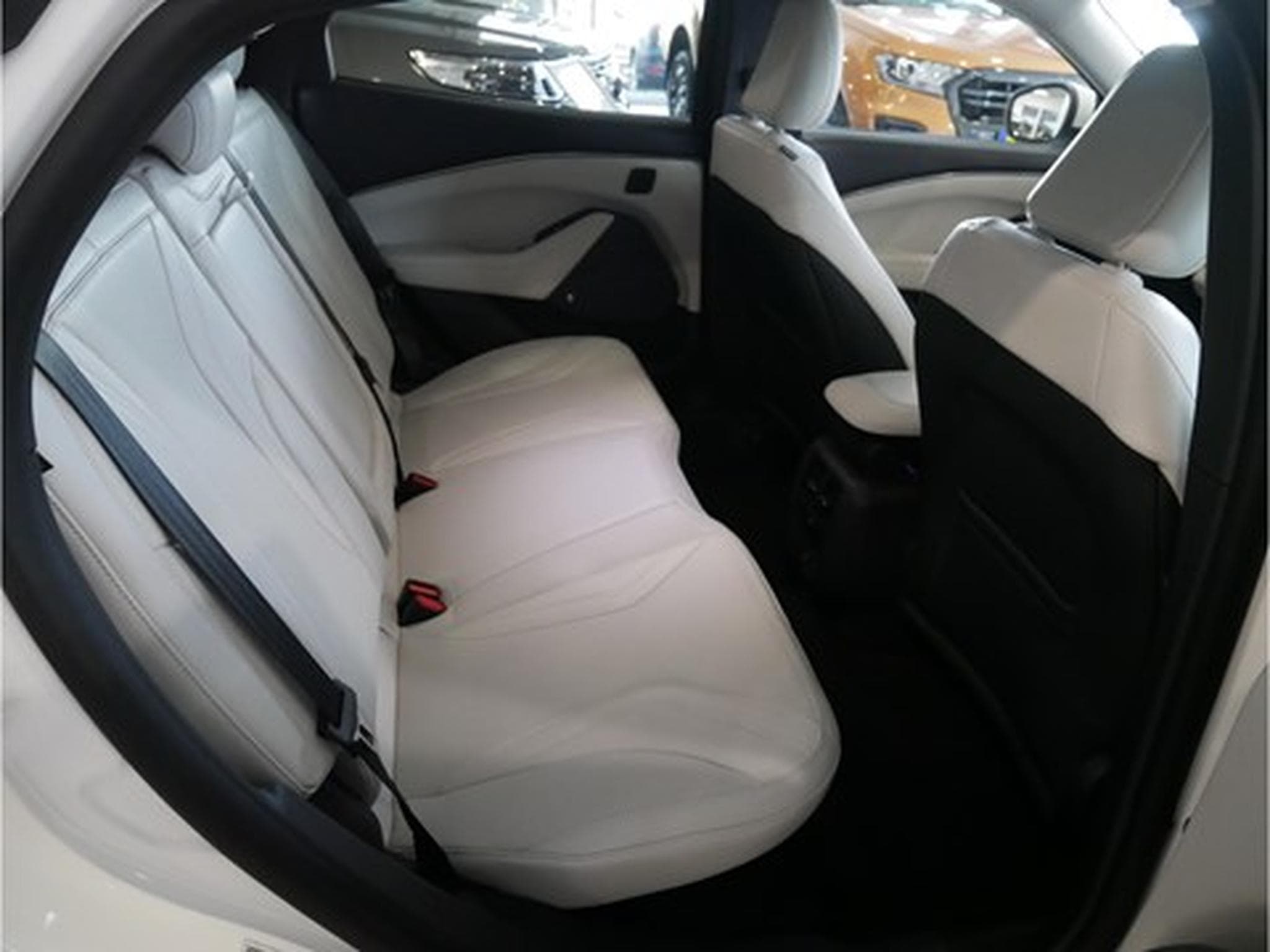 Ford Mustang Mach-E AWD 99kWh Extended Range 351cv/258kW - A1 GAR 0182031 (2023) - Photo 7