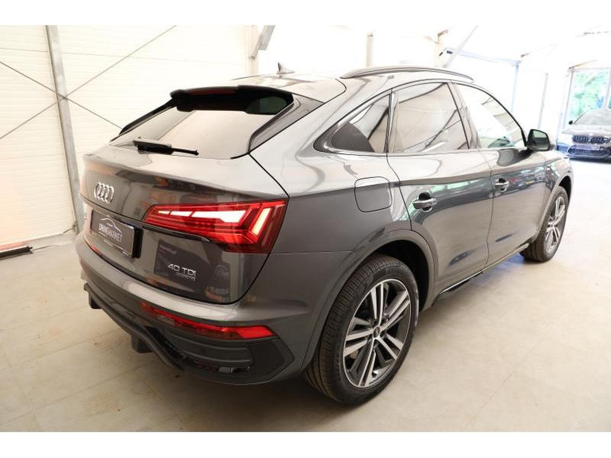 Audi Q5 Sportback S line (2023) - Photo 15