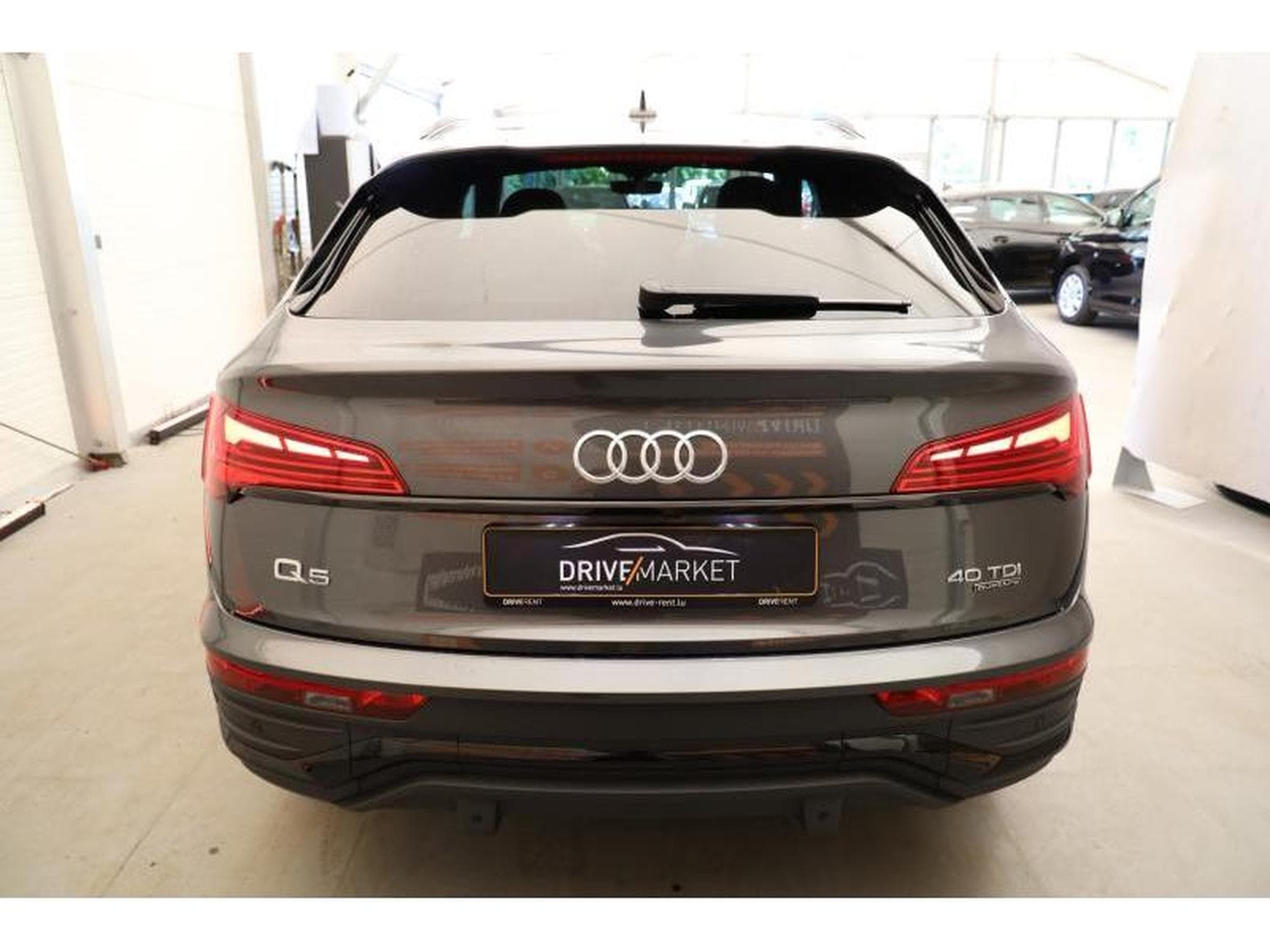 Audi Q5 Sportback S line (2023) - Photo 17