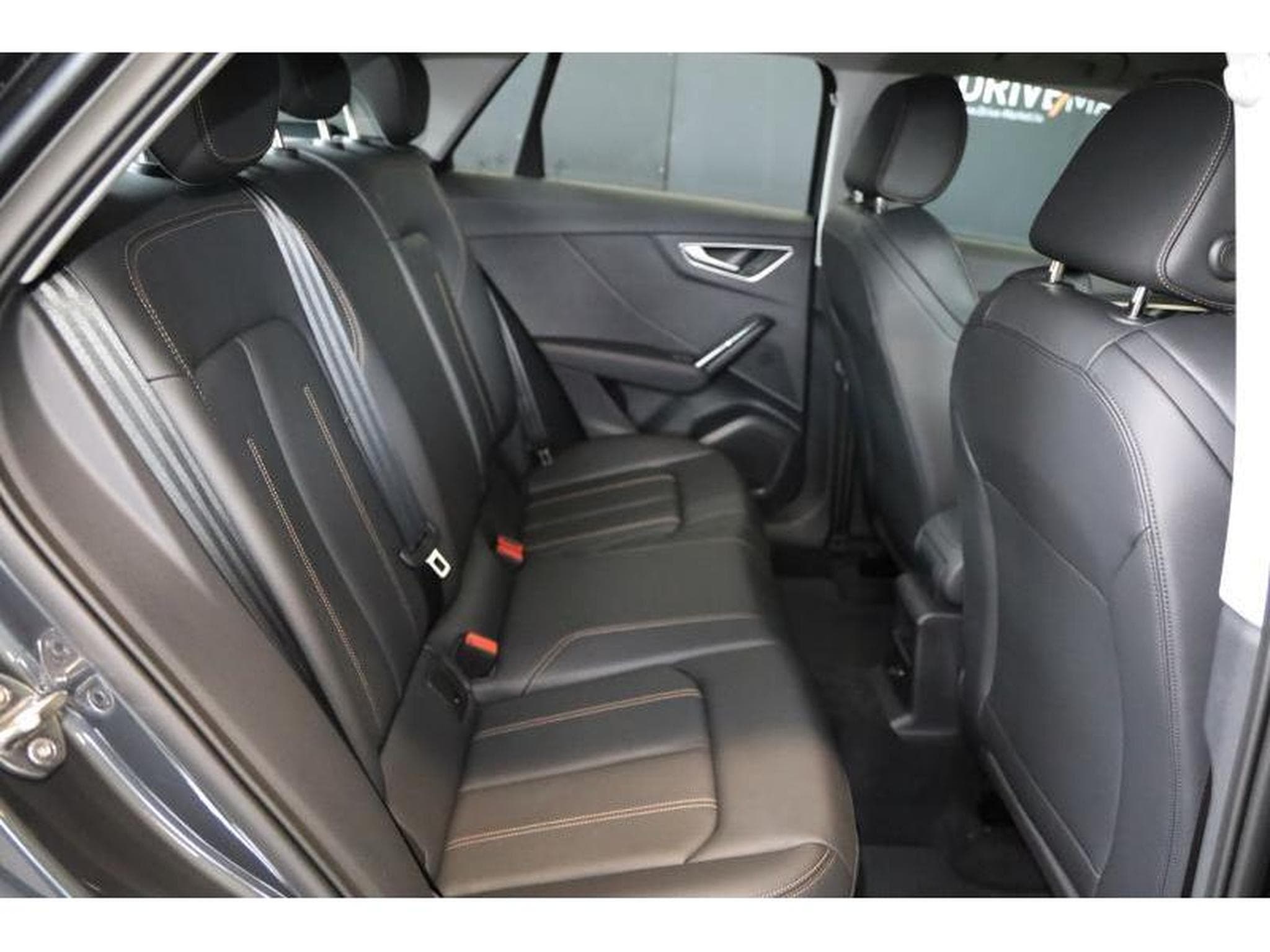 Audi Q2 35 TFSI S Tronic (2024) - Photo 11