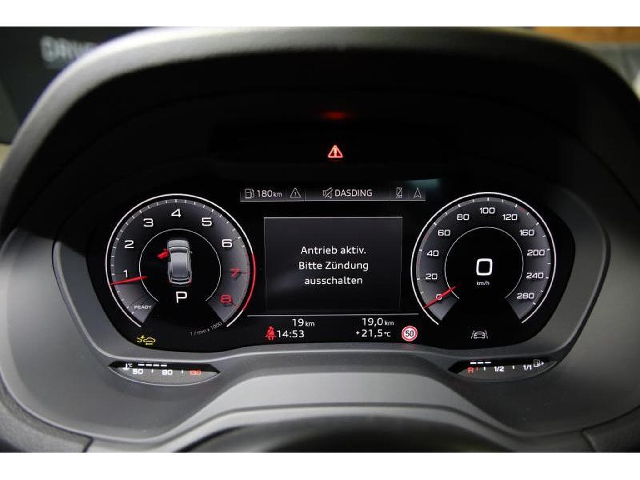 Audi Q2 35 TFSI S Tronic (2024) - Photo 4