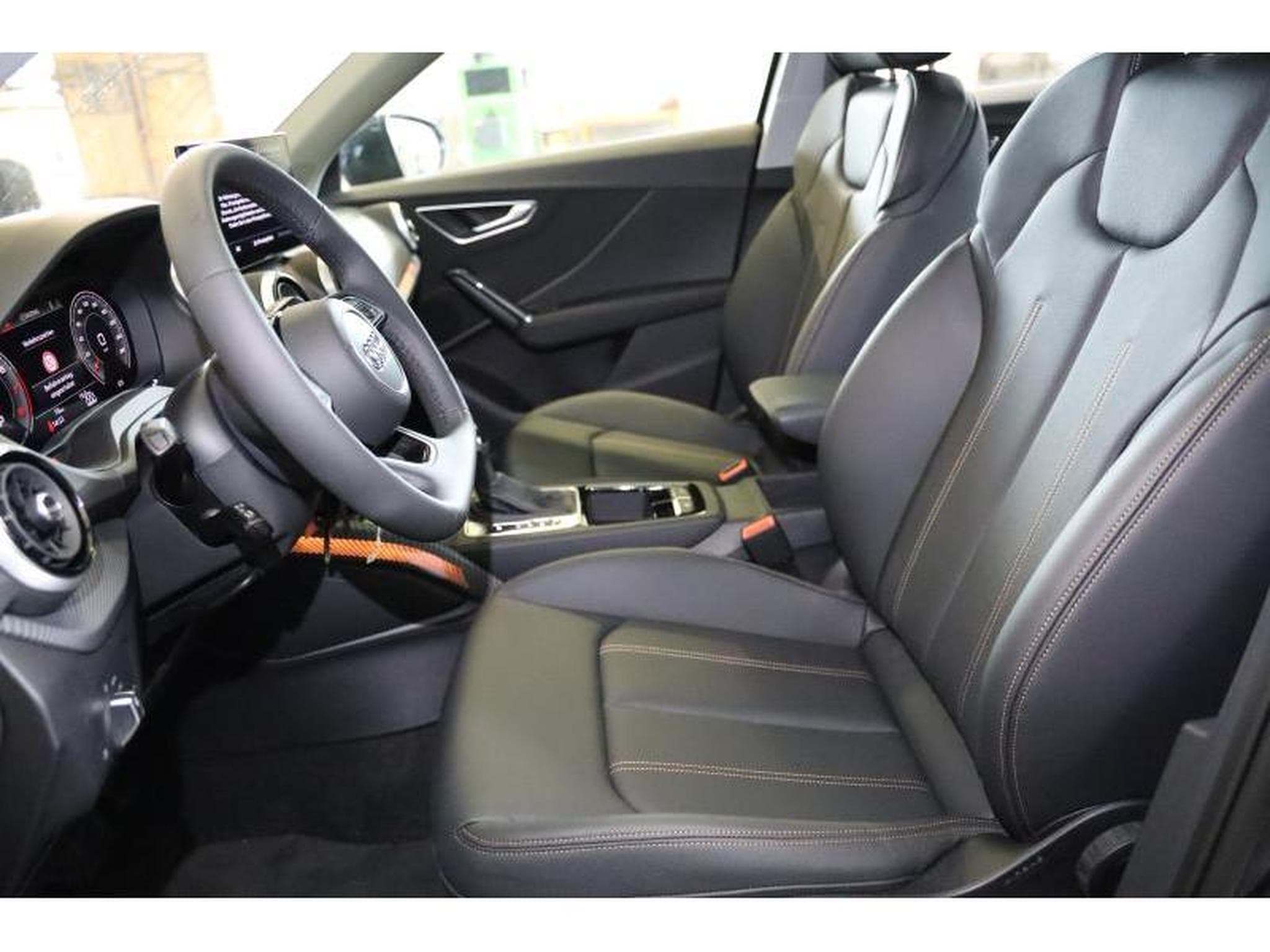 Audi Q2 35 TFSI S Tronic (2024) - Photo 6