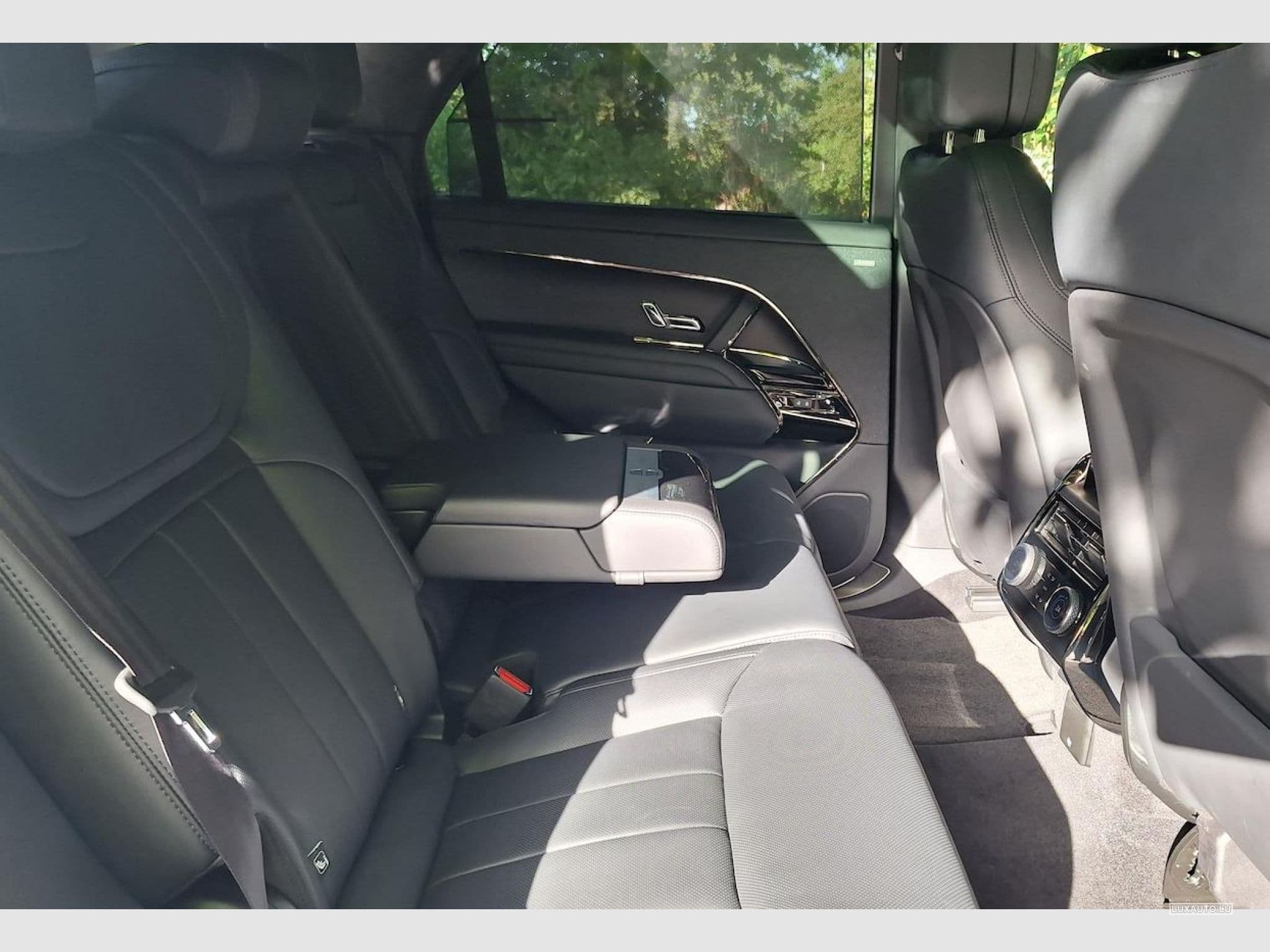 Land-Rover Range Rover Sport First Edition 530 Supercharged (2023) - Photo 10