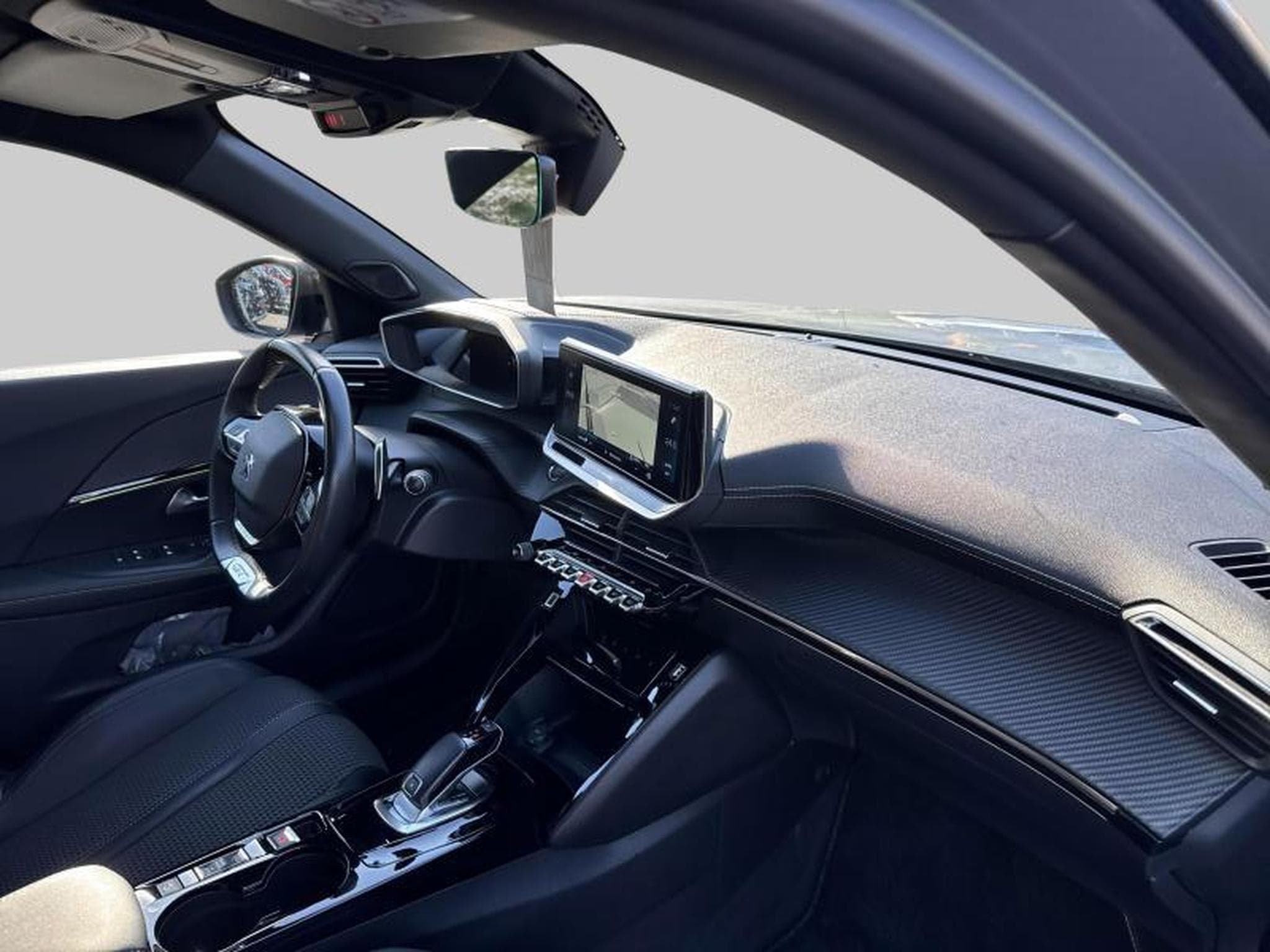 Peugeot 2008 II GT (2022) - Photo 14