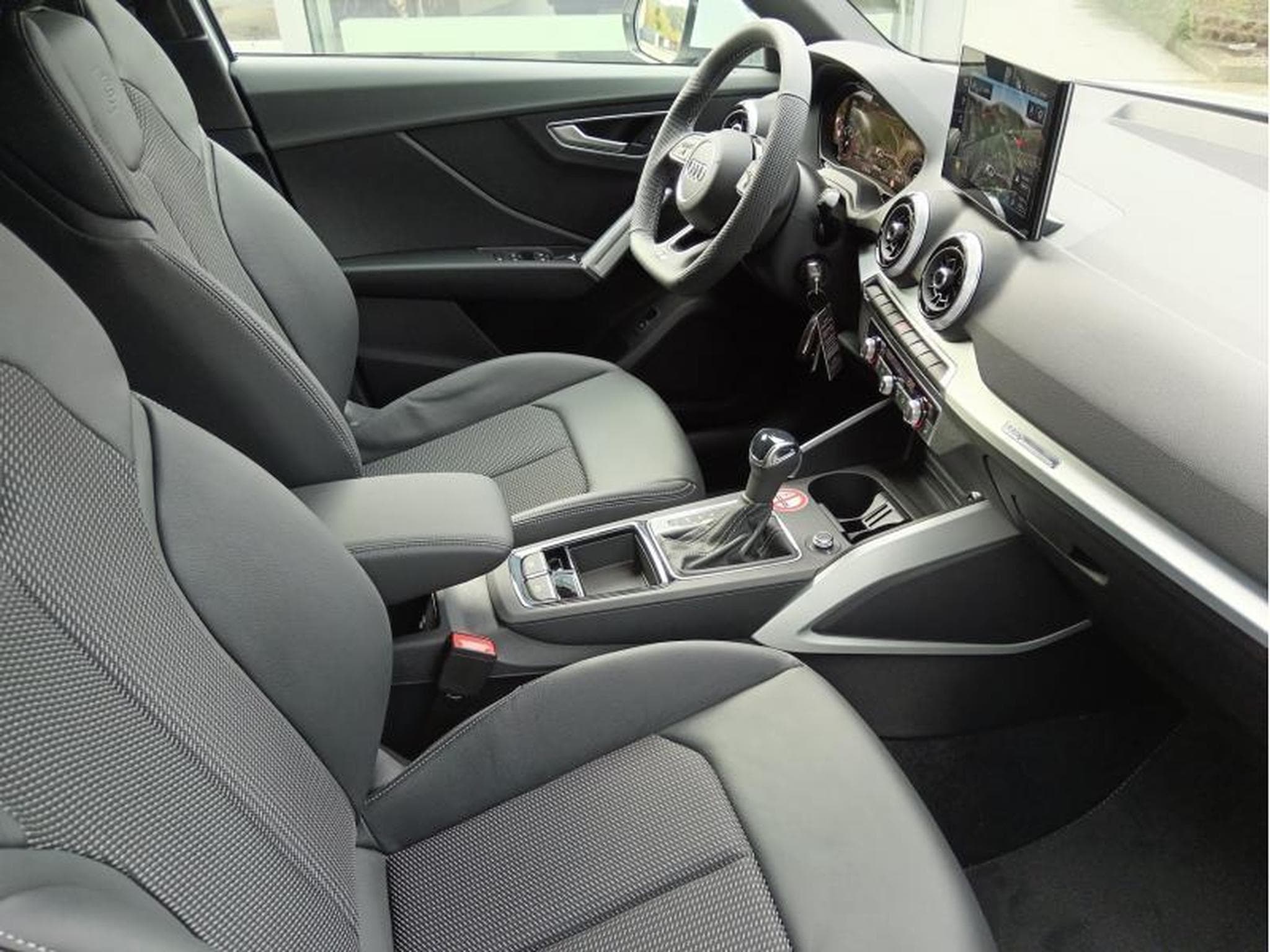 Audi Q2 S-line 35 TDI s-tronic (2024) - Photo 10