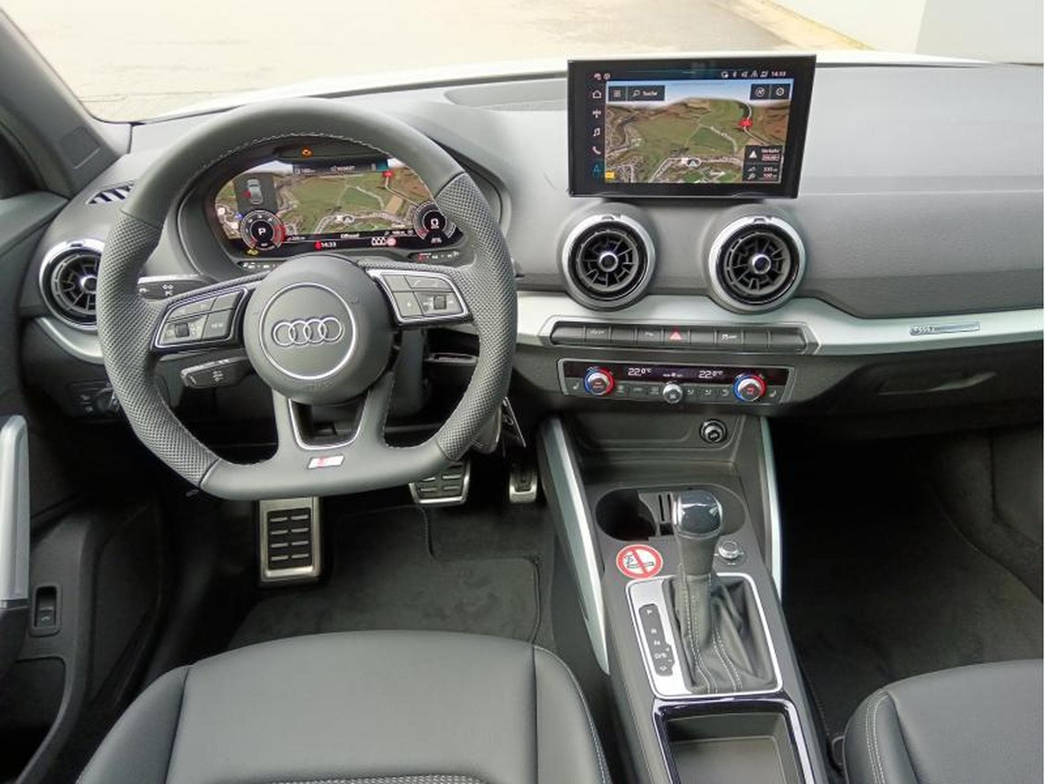 Audi Q2 S-line 35 TDI s-tronic (2024) - Photo 8